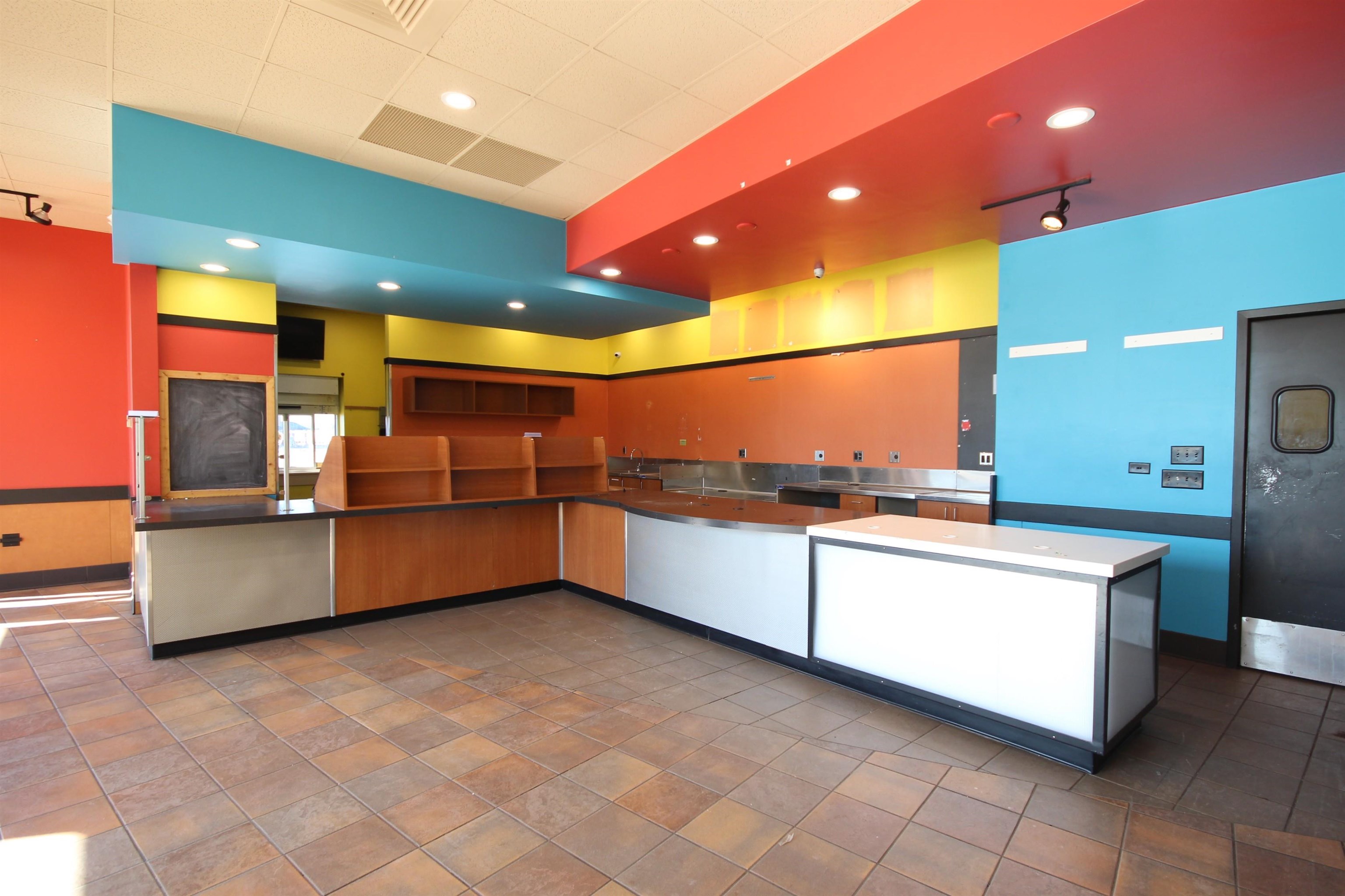 1710 N CENTRAL AVENUE, Marshfield, Wisconsin 54449, ,Commercial/industrial,For Rent,1710 N CENTRAL AVENUE,22601544