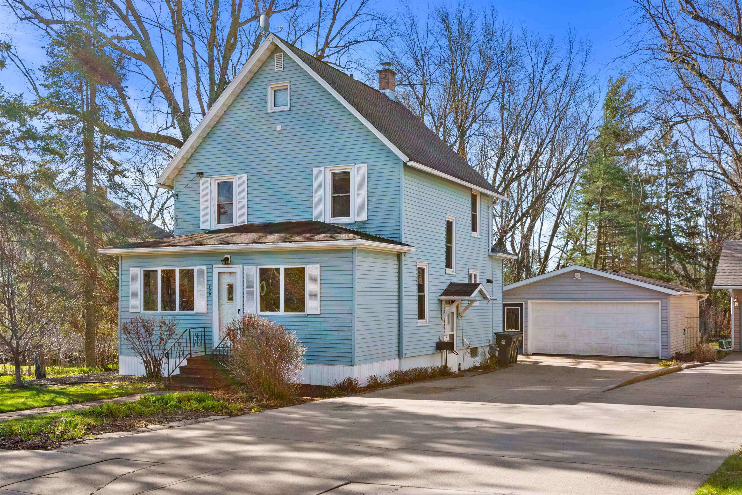 800 W 6TH STREET, Marshfield, Wisconsin 54449, 3 Bedrooms Bedrooms, ,1 BathroomBathrooms,Residential,For Sale,800 W 6TH STREET,22601549