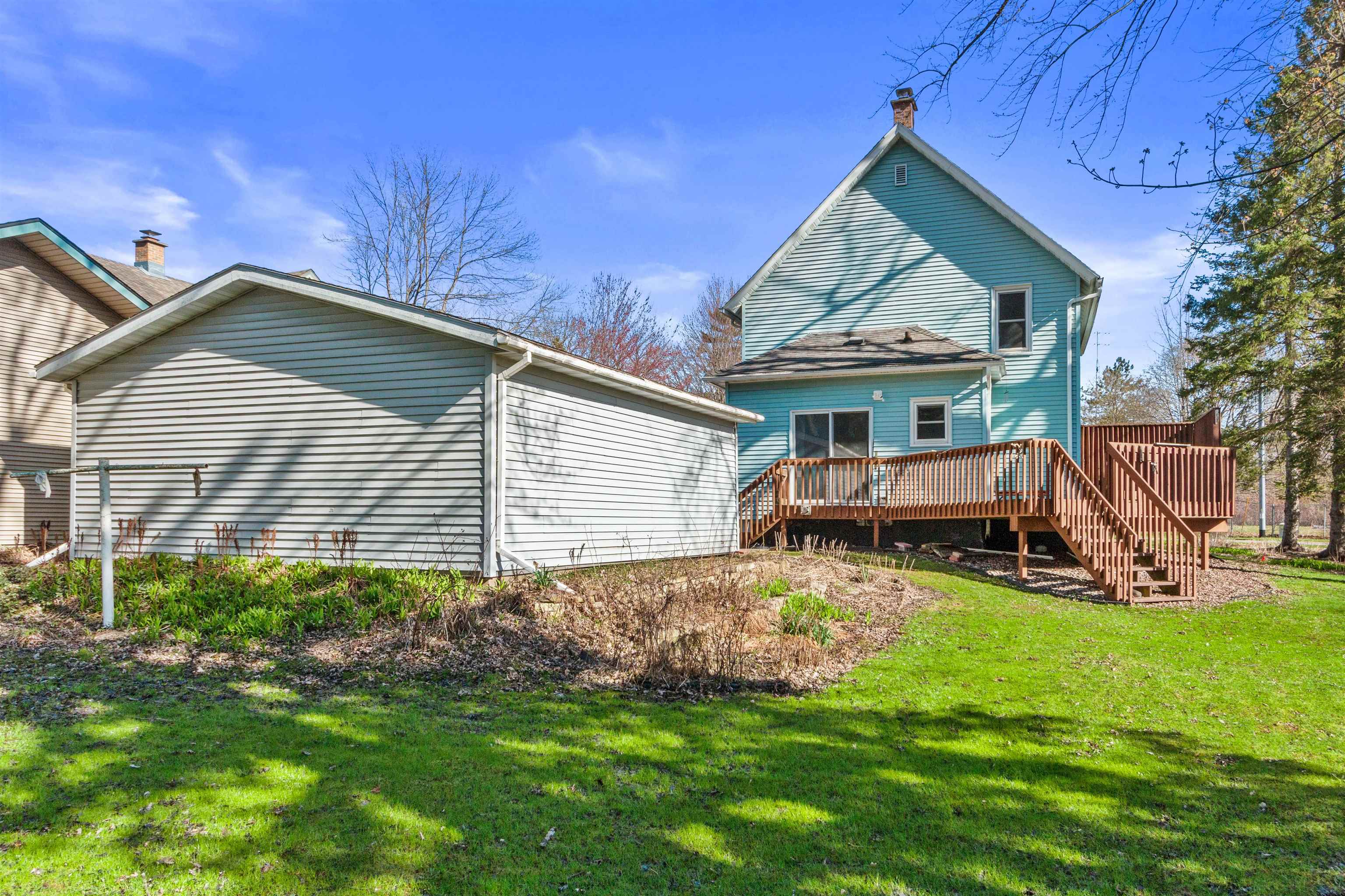 800 W 6TH STREET, Marshfield, Wisconsin 54449, 3 Bedrooms Bedrooms, ,1 BathroomBathrooms,Residential,For Sale,800 W 6TH STREET,22601549