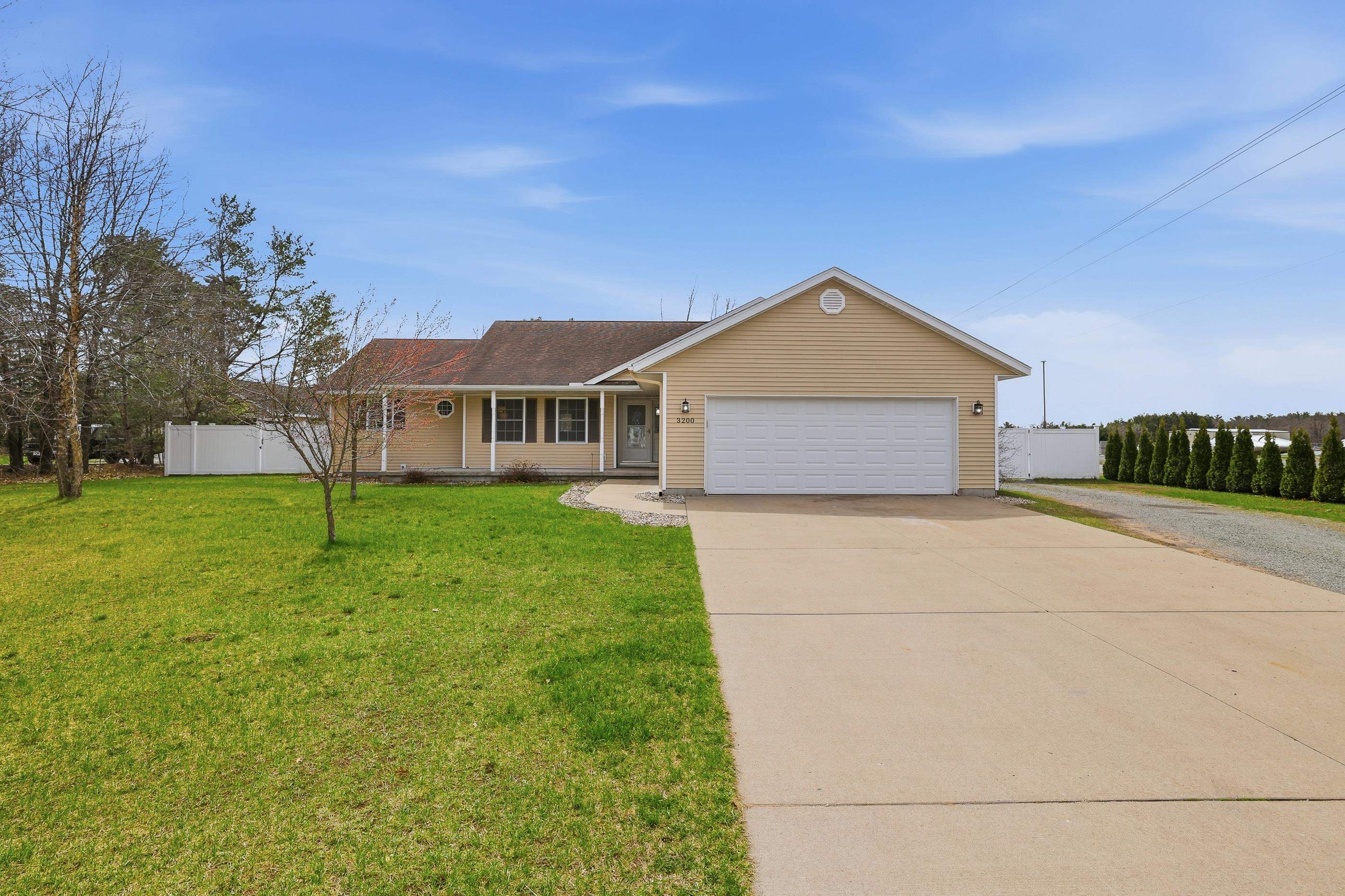 3200 MIRAGE CIRCLE, Plover, Wisconsin 54467, 4 Bedrooms Bedrooms, ,3 BathroomsBathrooms,Residential,For Sale,3200 MIRAGE CIRCLE,22601552