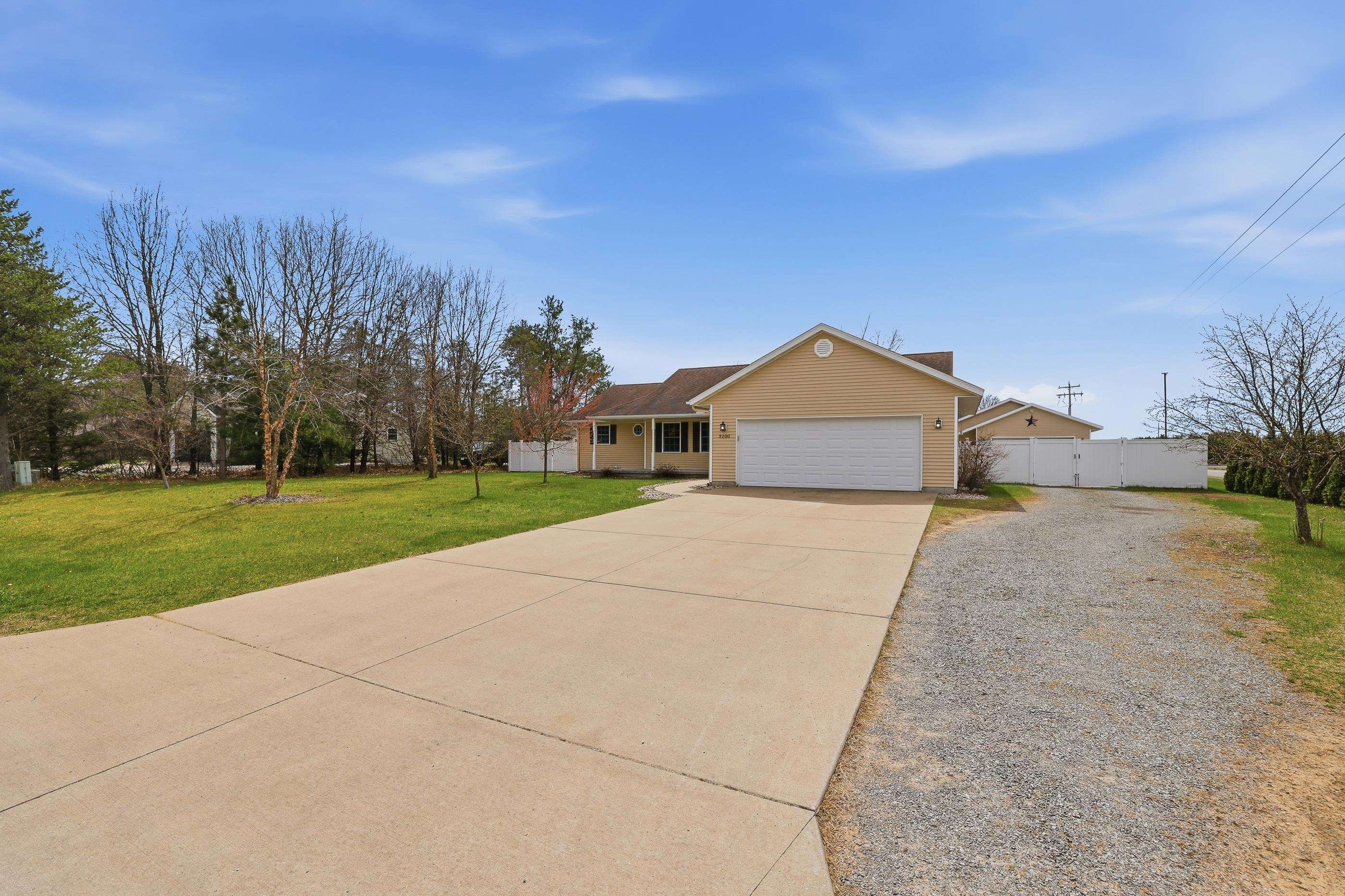 3200 MIRAGE CIRCLE, Plover, Wisconsin 54467, 4 Bedrooms Bedrooms, ,3 BathroomsBathrooms,Residential,For Sale,3200 MIRAGE CIRCLE,22601552