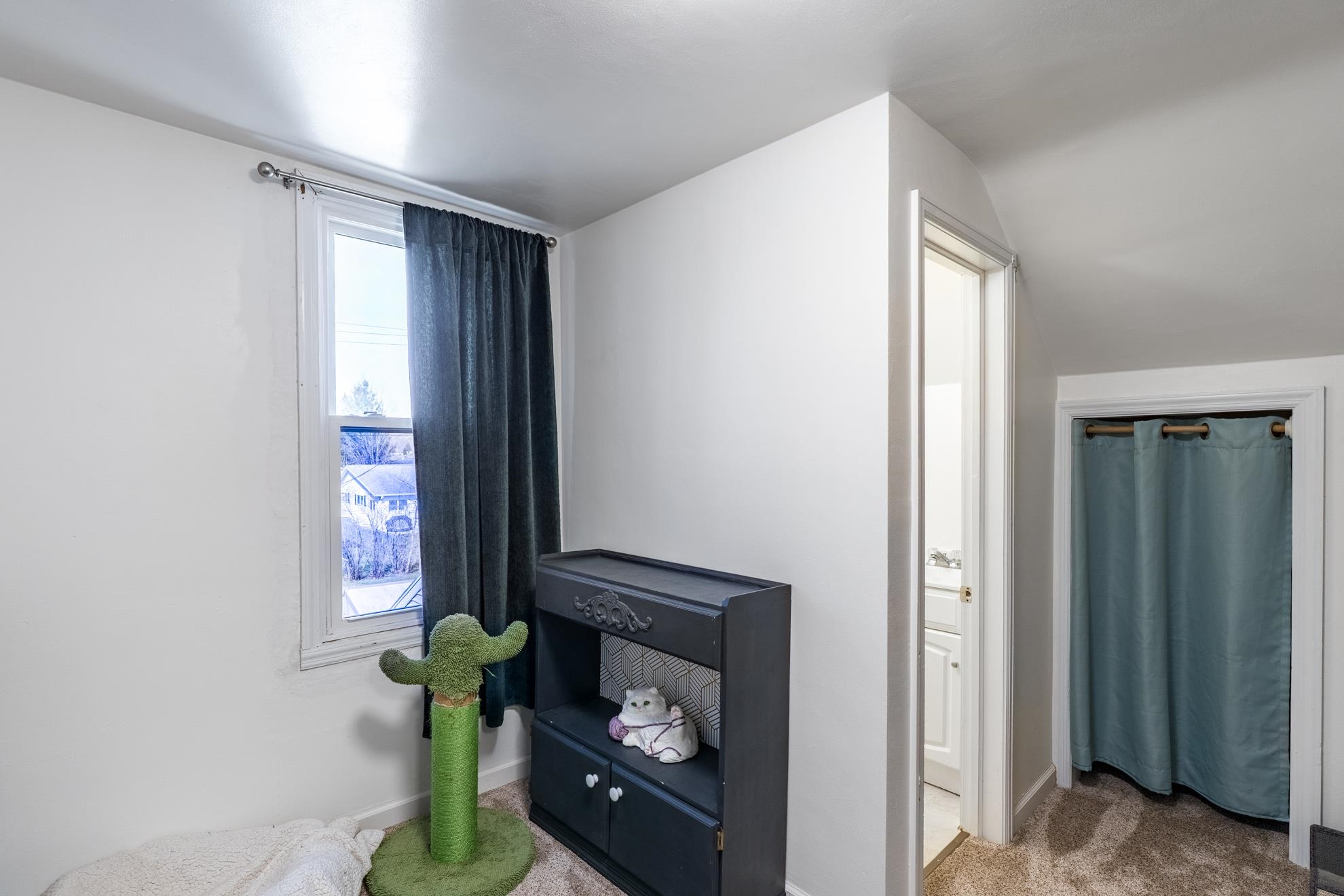 1002 N 9TH AVENUE, Wausau, Wisconsin 54401, 2 Bedrooms Bedrooms, ,1 BathroomBathrooms,Residential,For Sale,1002 N 9TH AVENUE,22601554