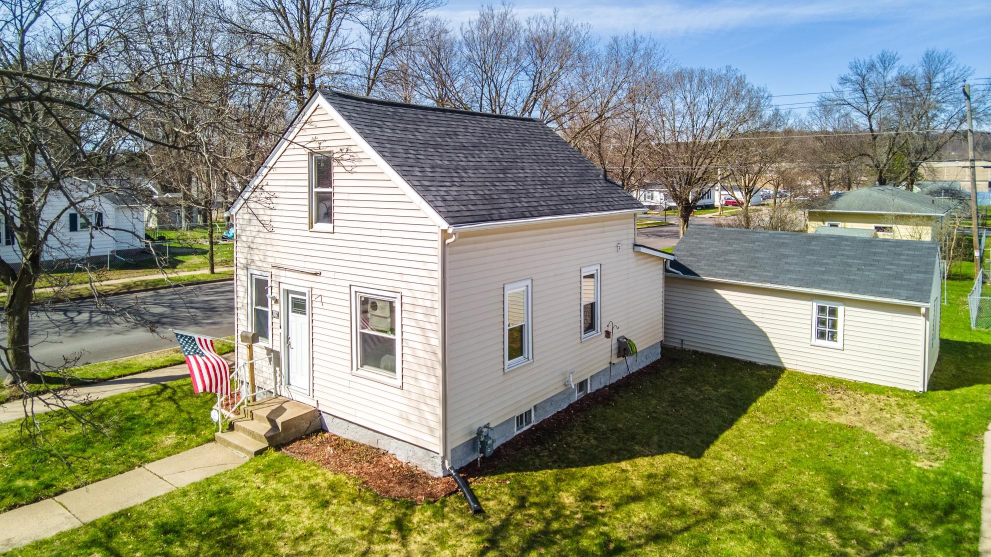 1002 N 9TH AVENUE, Wausau, Wisconsin 54401, 2 Bedrooms Bedrooms, ,1 BathroomBathrooms,Residential,For Sale,1002 N 9TH AVENUE,22601554