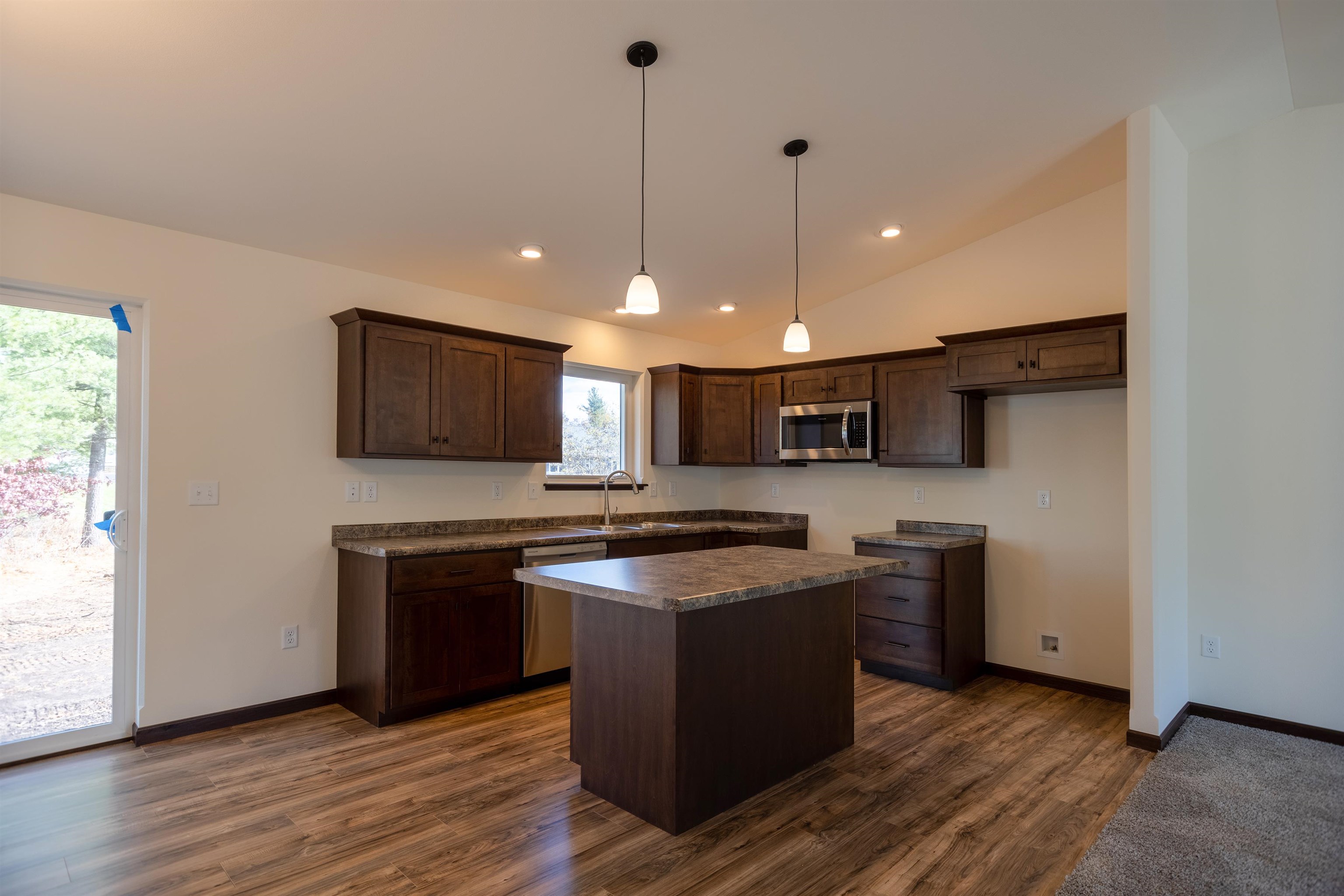 2204 S COTTONWOOD AVENUE, Marshfield, Wisconsin 54449, 3 Bedrooms Bedrooms, ,2 BathroomsBathrooms,Residential,For Sale,2204 S COTTONWOOD AVENUE,22601565