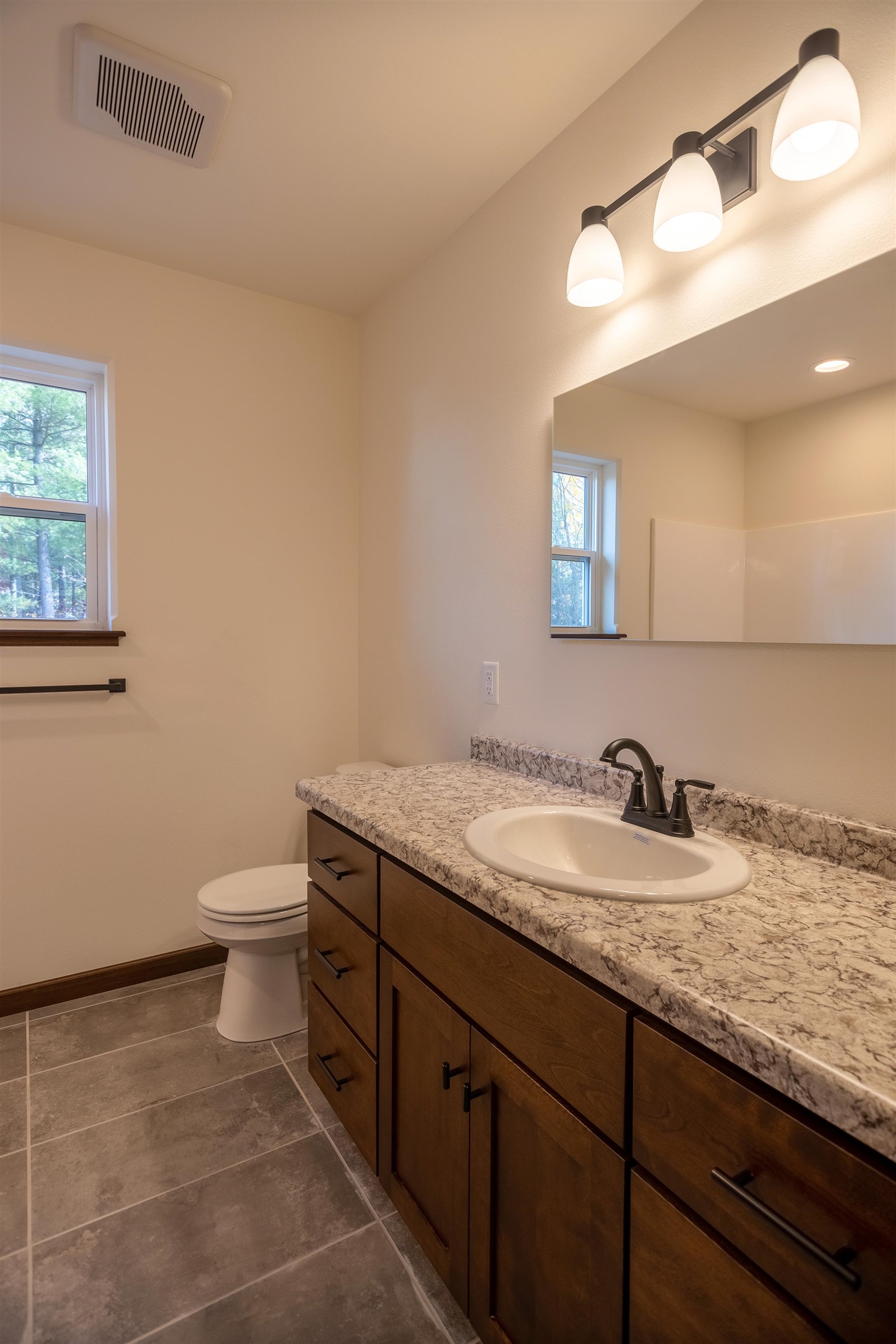 2204 S COTTONWOOD AVENUE, Marshfield, Wisconsin 54449, 3 Bedrooms Bedrooms, ,2 BathroomsBathrooms,Residential,For Sale,2204 S COTTONWOOD AVENUE,22601565