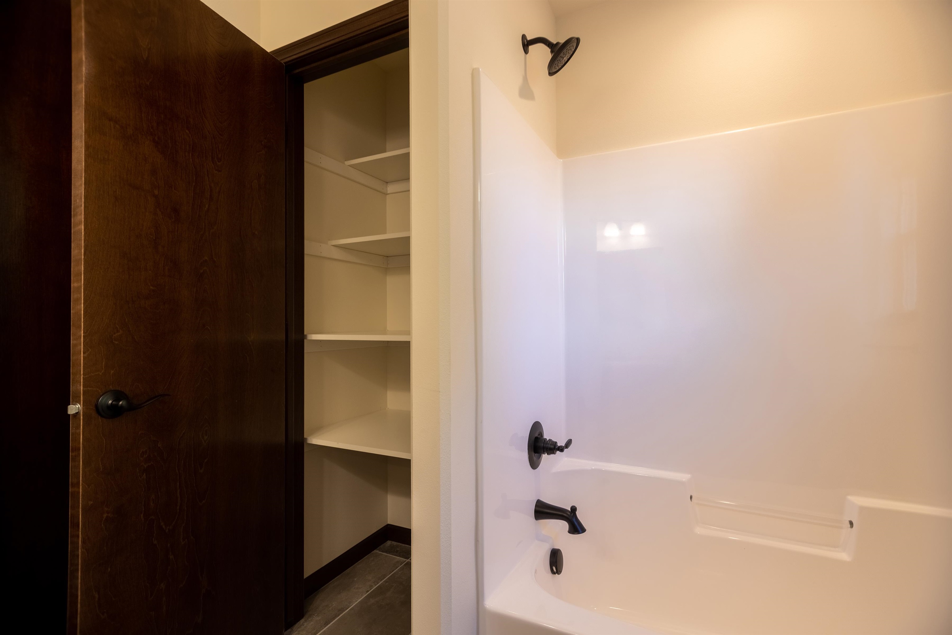 2204 S COTTONWOOD AVENUE, Marshfield, Wisconsin 54449, 3 Bedrooms Bedrooms, ,2 BathroomsBathrooms,Residential,For Sale,2204 S COTTONWOOD AVENUE,22601565