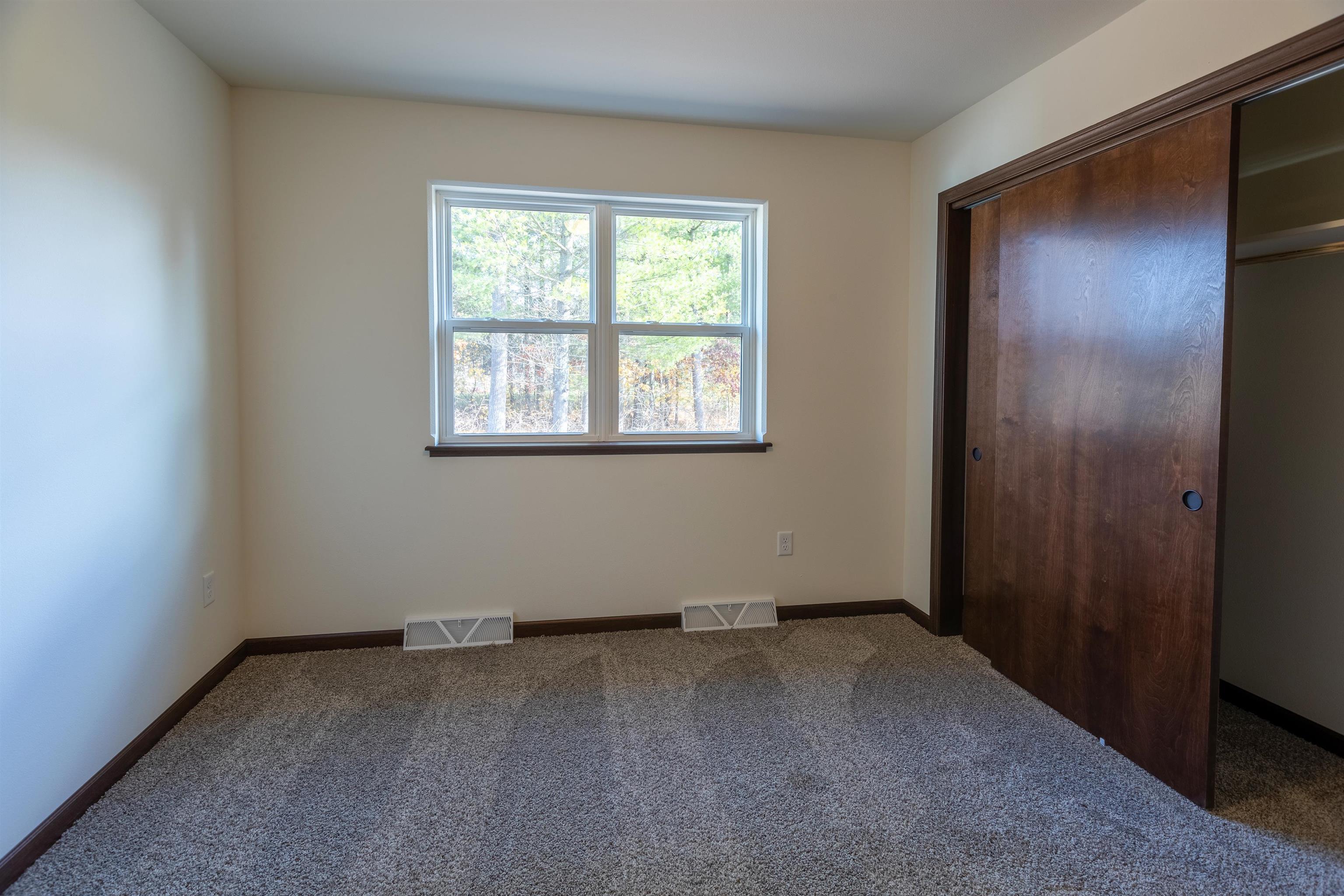 2204 S COTTONWOOD AVENUE, Marshfield, Wisconsin 54449, 3 Bedrooms Bedrooms, ,2 BathroomsBathrooms,Residential,For Sale,2204 S COTTONWOOD AVENUE,22601565