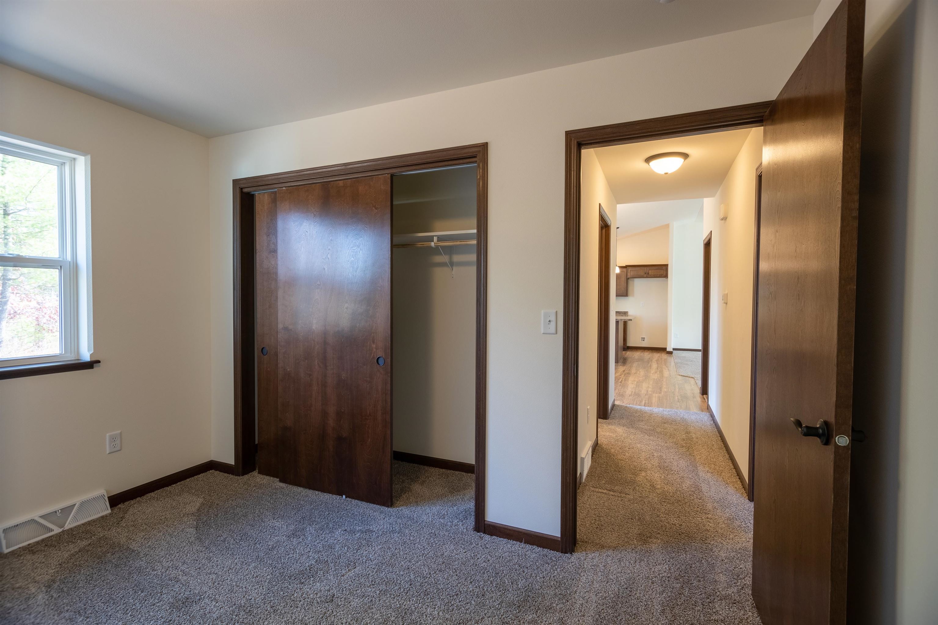 2204 S COTTONWOOD AVENUE, Marshfield, Wisconsin 54449, 3 Bedrooms Bedrooms, ,2 BathroomsBathrooms,Residential,For Sale,2204 S COTTONWOOD AVENUE,22601565