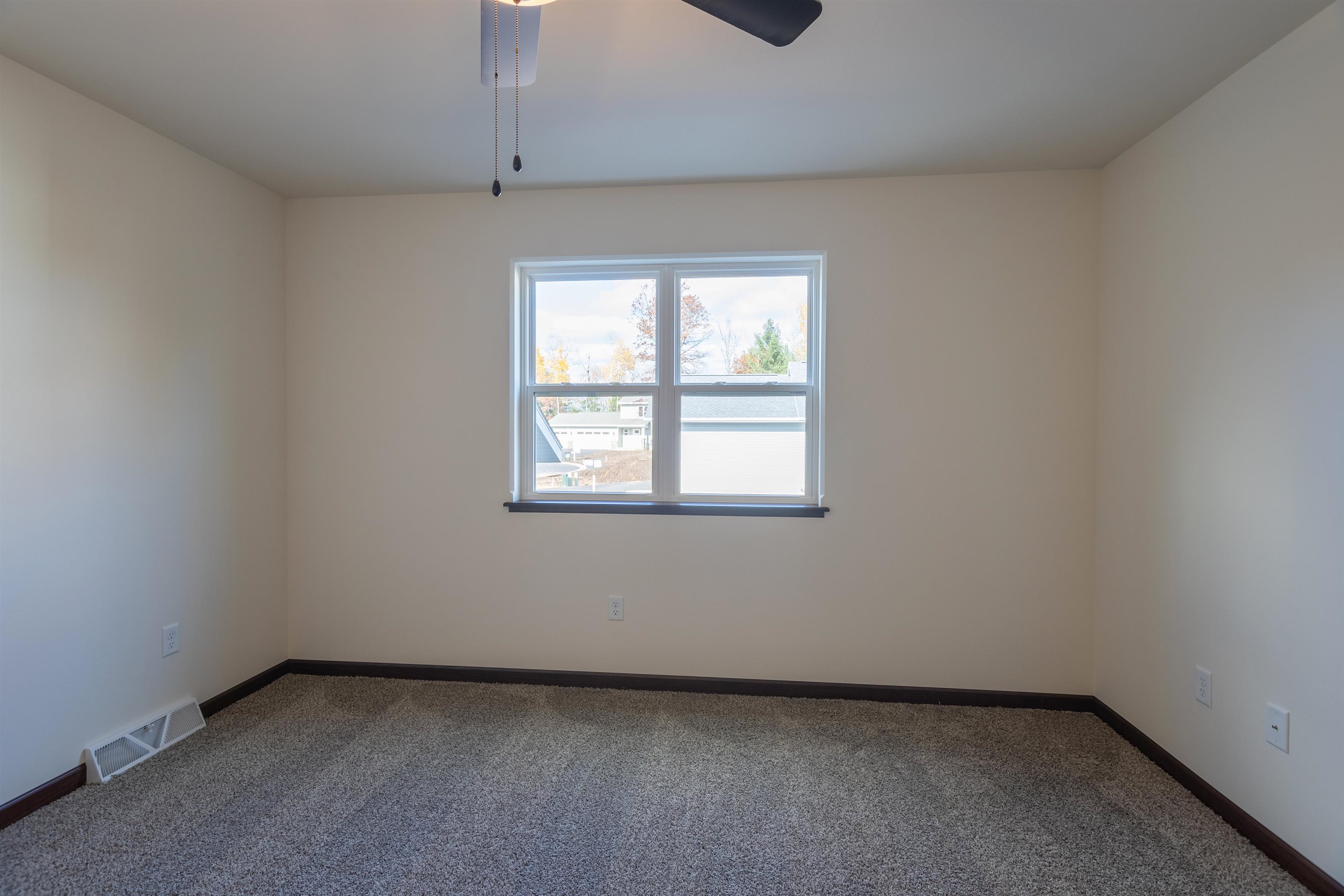 2204 S COTTONWOOD AVENUE, Marshfield, Wisconsin 54449, 3 Bedrooms Bedrooms, ,2 BathroomsBathrooms,Residential,For Sale,2204 S COTTONWOOD AVENUE,22601565