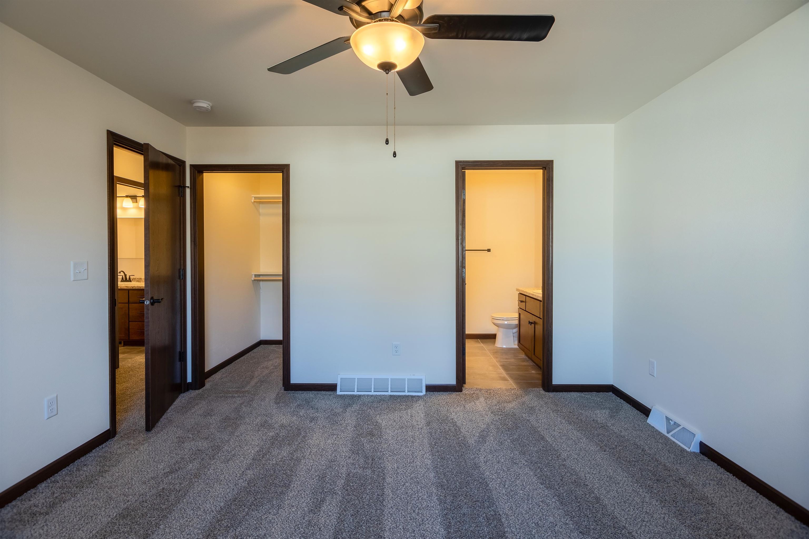 2204 S COTTONWOOD AVENUE, Marshfield, Wisconsin 54449, 3 Bedrooms Bedrooms, ,2 BathroomsBathrooms,Residential,For Sale,2204 S COTTONWOOD AVENUE,22601565