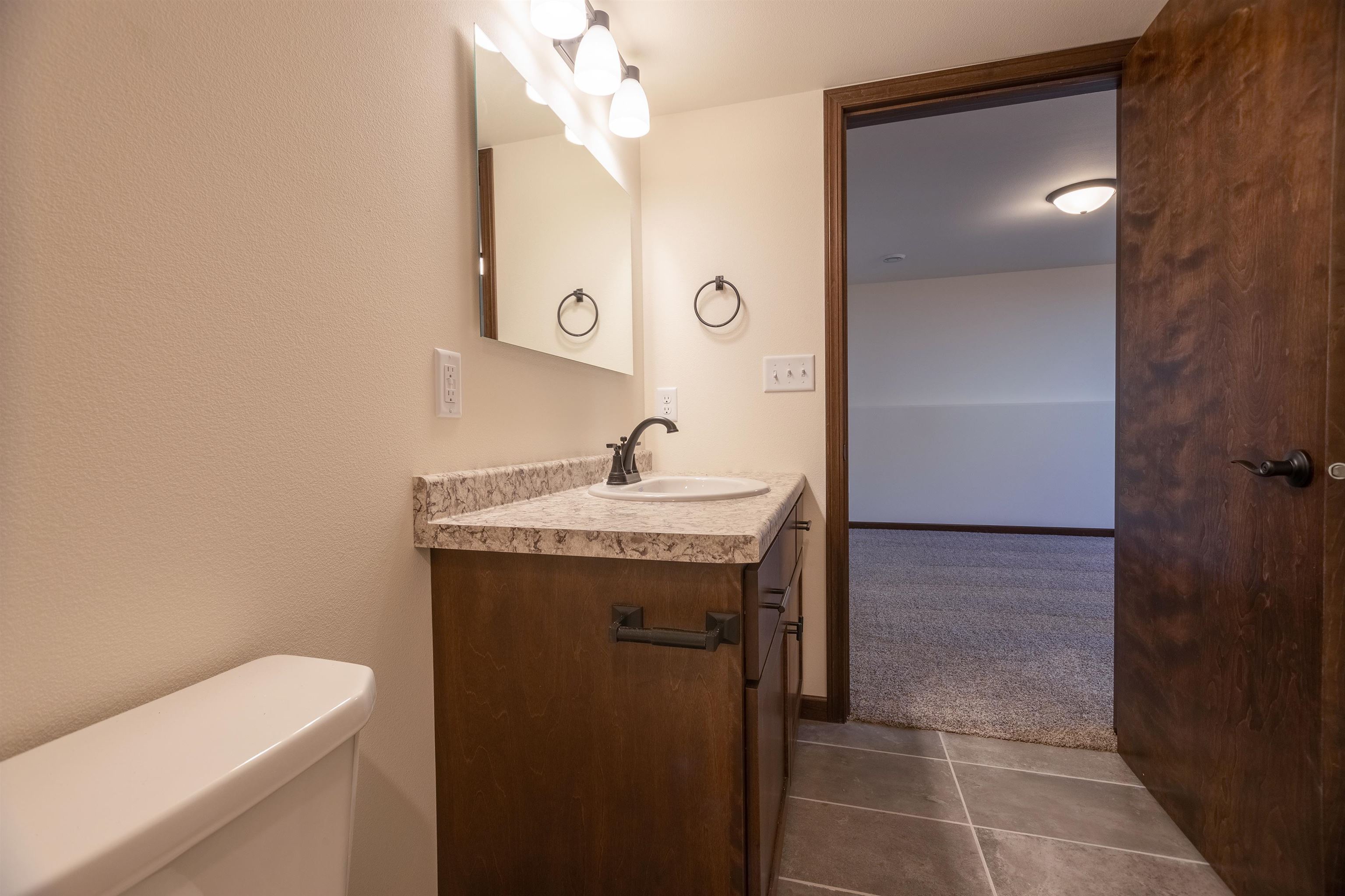 2204 S COTTONWOOD AVENUE, Marshfield, Wisconsin 54449, 3 Bedrooms Bedrooms, ,2 BathroomsBathrooms,Residential,For Sale,2204 S COTTONWOOD AVENUE,22601565