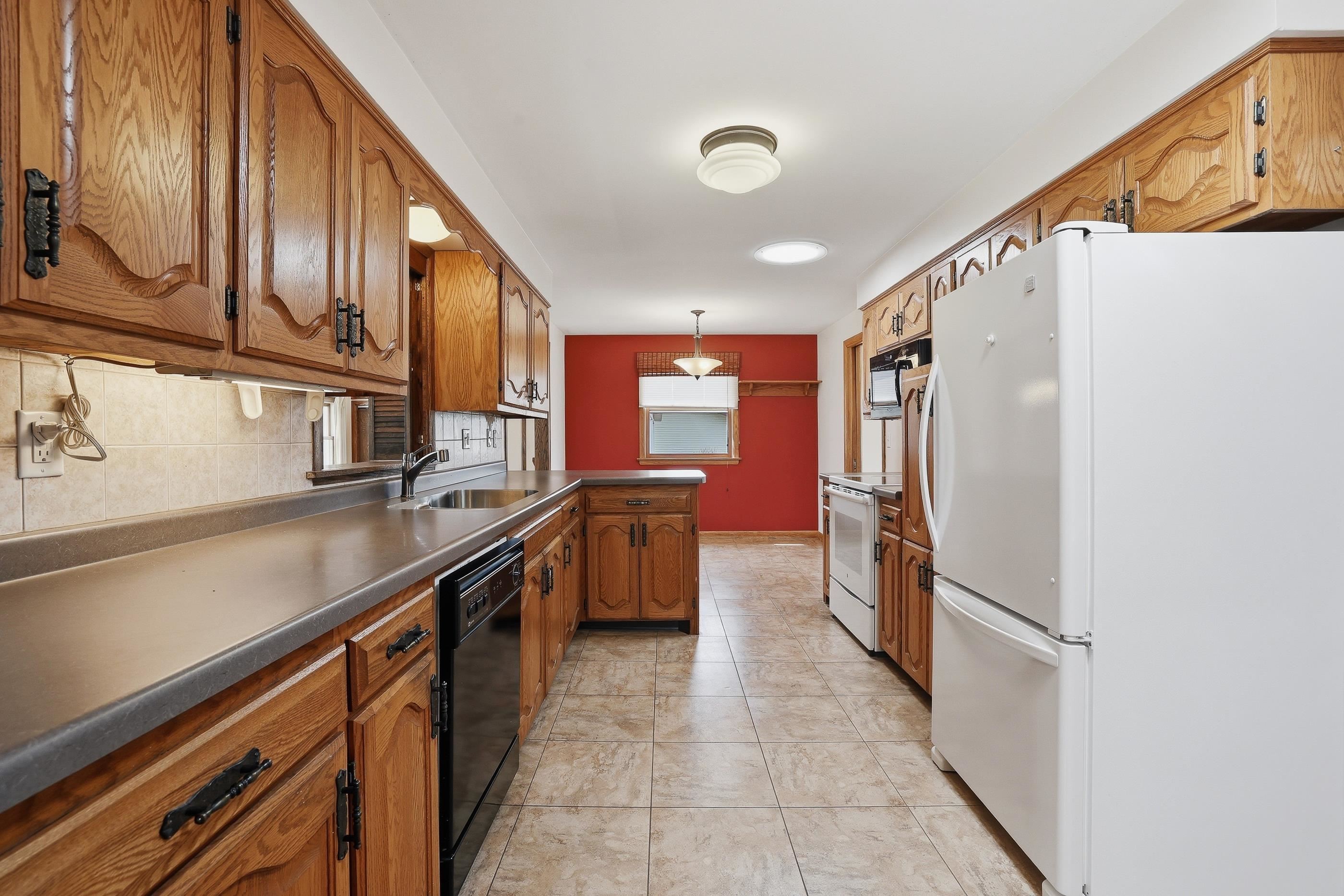 215 E WILLOW STREET, Stevens Point, Wisconsin 54481, 3 Bedrooms Bedrooms, ,2 BathroomsBathrooms,Residential,For Sale,215 E WILLOW STREET,22601569