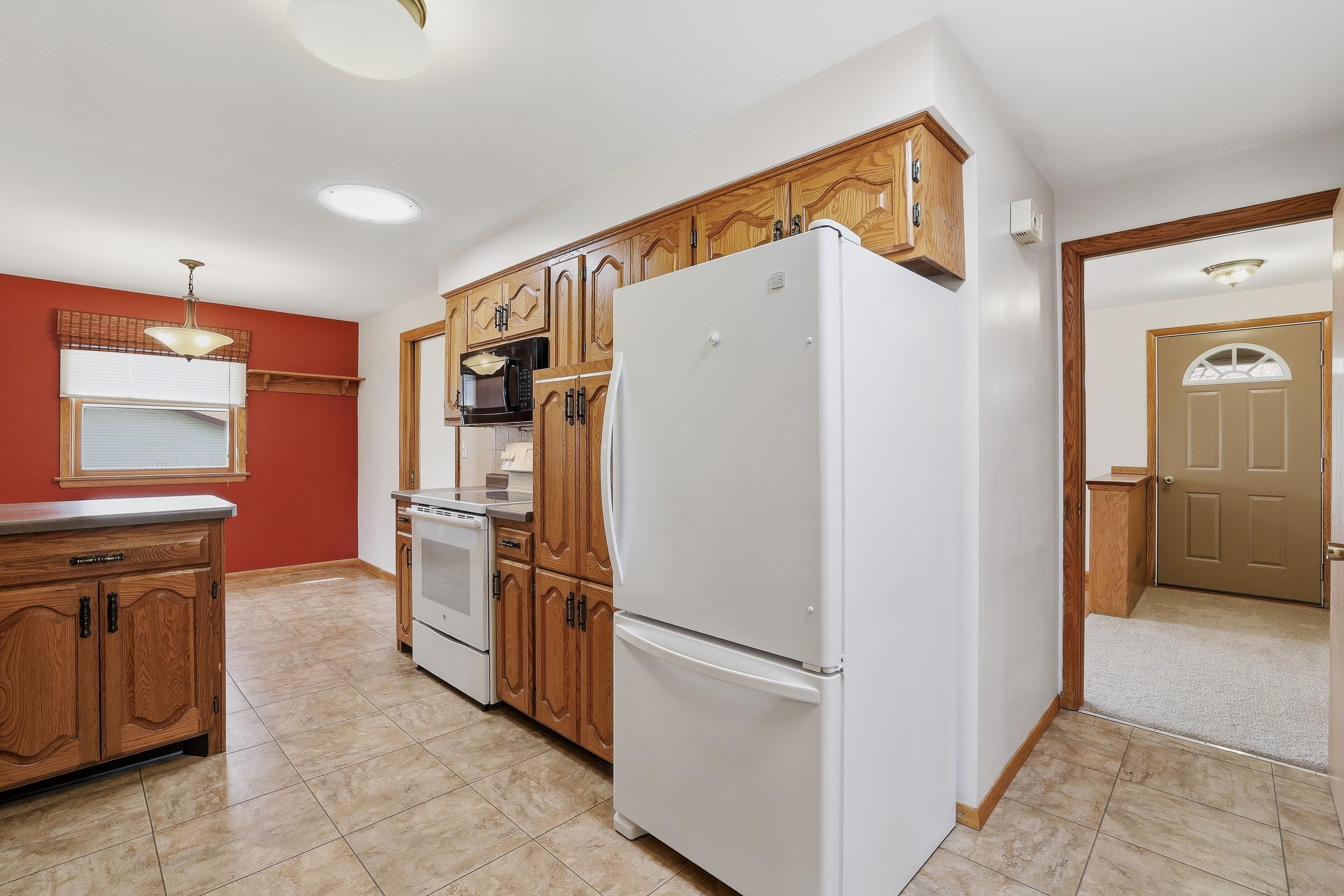 215 E WILLOW STREET, Stevens Point, Wisconsin 54481, 3 Bedrooms Bedrooms, ,2 BathroomsBathrooms,Residential,For Sale,215 E WILLOW STREET,22601569