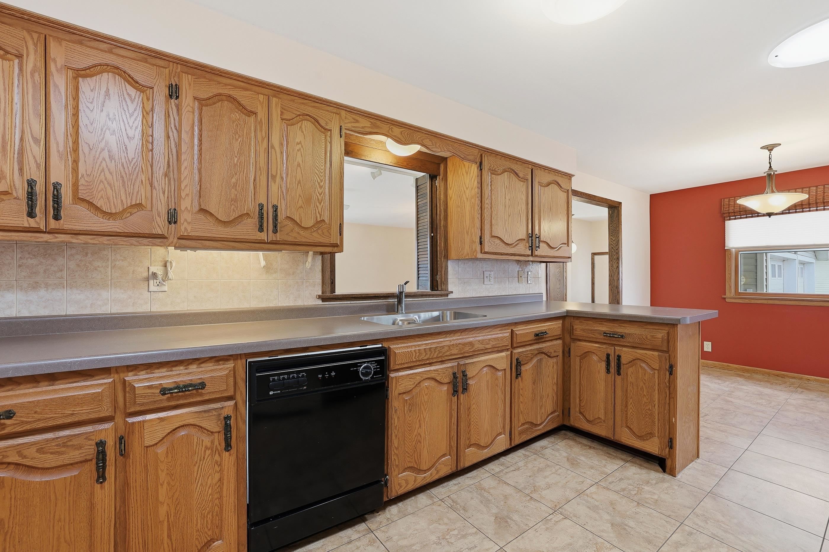 215 E WILLOW STREET, Stevens Point, Wisconsin 54481, 3 Bedrooms Bedrooms, ,2 BathroomsBathrooms,Residential,For Sale,215 E WILLOW STREET,22601569