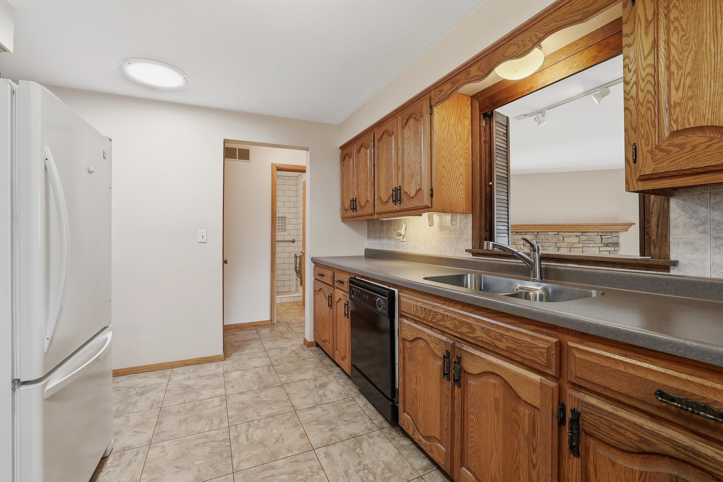 215 E WILLOW STREET, Stevens Point, Wisconsin 54481, 3 Bedrooms Bedrooms, ,2 BathroomsBathrooms,Residential,For Sale,215 E WILLOW STREET,22601569