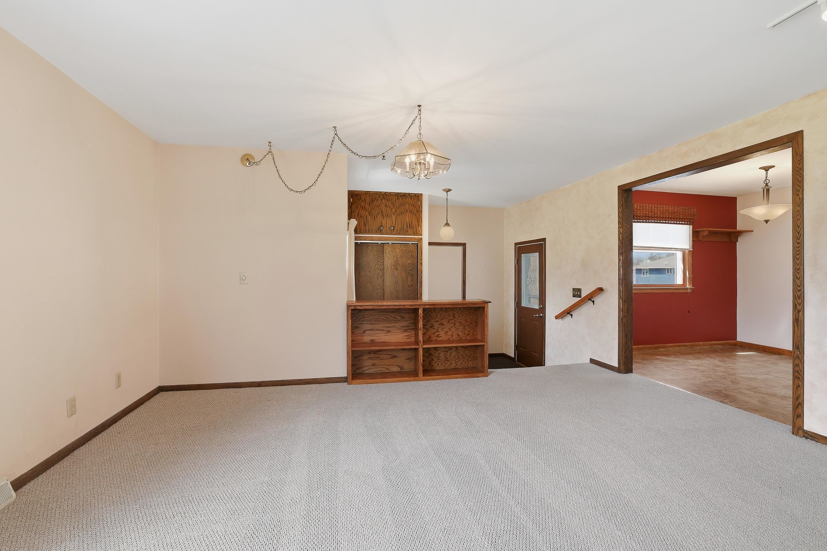 215 E WILLOW STREET, Stevens Point, Wisconsin 54481, 3 Bedrooms Bedrooms, ,2 BathroomsBathrooms,Residential,For Sale,215 E WILLOW STREET,22601569