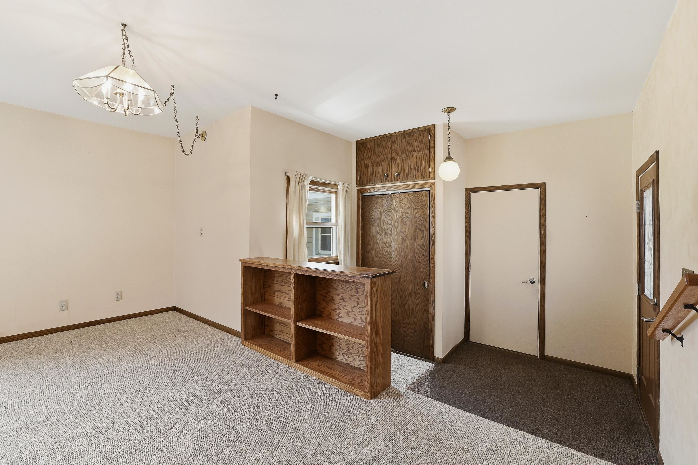 215 E WILLOW STREET, Stevens Point, Wisconsin 54481, 3 Bedrooms Bedrooms, ,2 BathroomsBathrooms,Residential,For Sale,215 E WILLOW STREET,22601569