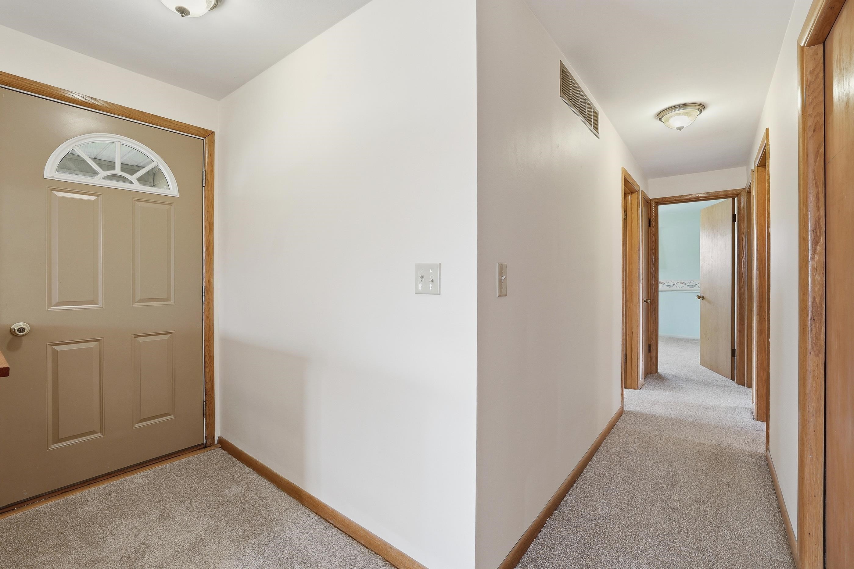 215 E WILLOW STREET, Stevens Point, Wisconsin 54481, 3 Bedrooms Bedrooms, ,2 BathroomsBathrooms,Residential,For Sale,215 E WILLOW STREET,22601569