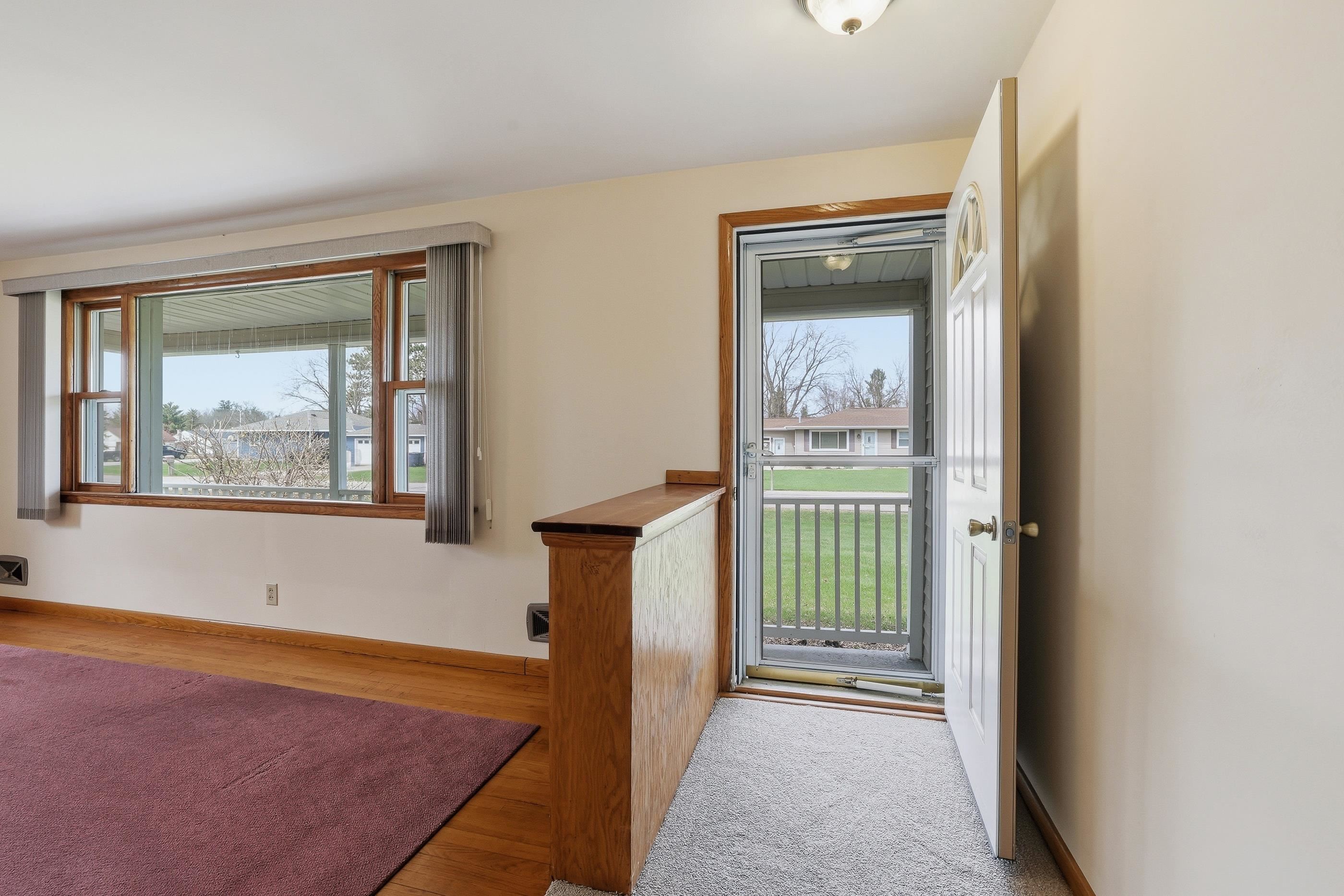 215 E WILLOW STREET, Stevens Point, Wisconsin 54481, 3 Bedrooms Bedrooms, ,2 BathroomsBathrooms,Residential,For Sale,215 E WILLOW STREET,22601569