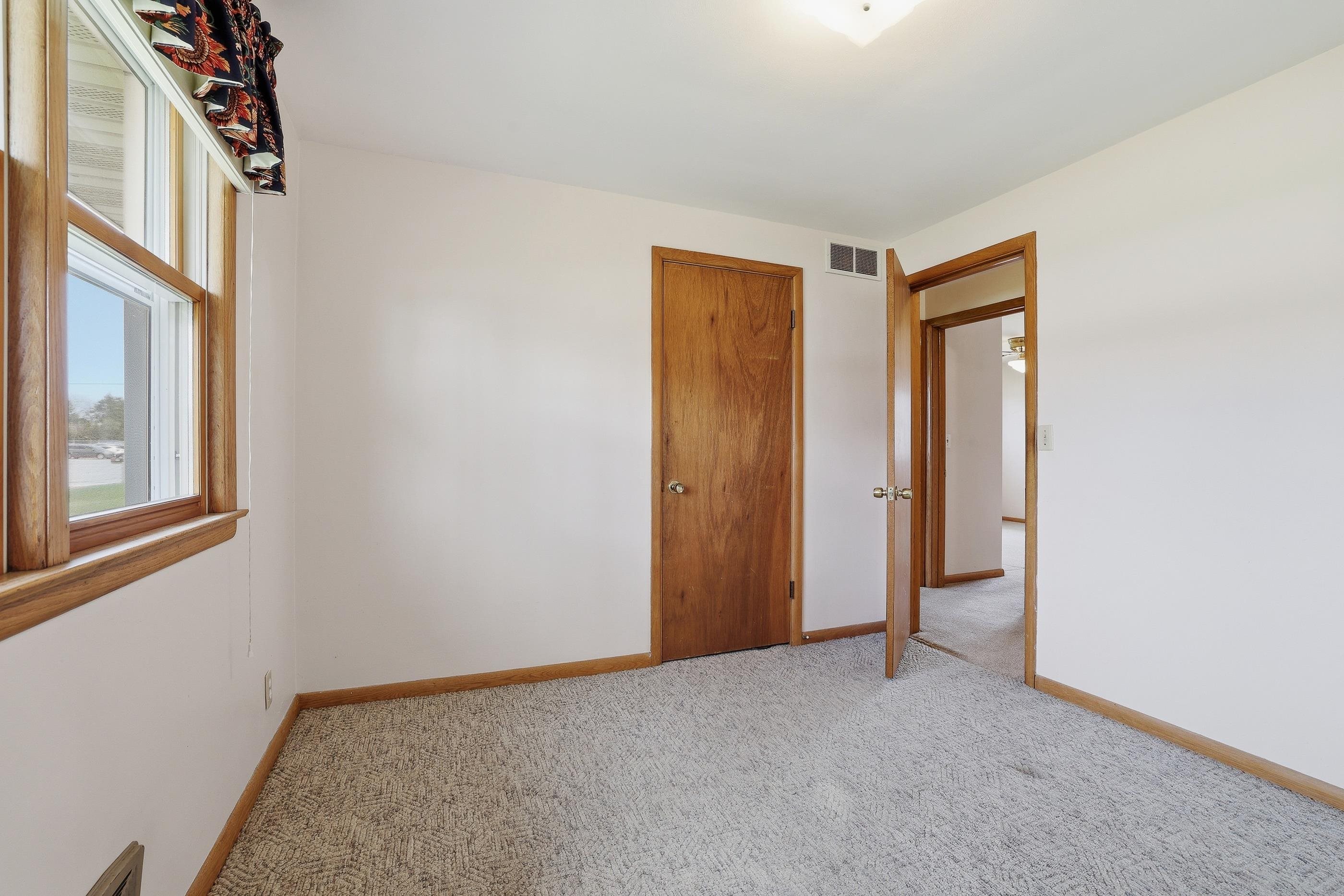 215 E WILLOW STREET, Stevens Point, Wisconsin 54481, 3 Bedrooms Bedrooms, ,2 BathroomsBathrooms,Residential,For Sale,215 E WILLOW STREET,22601569