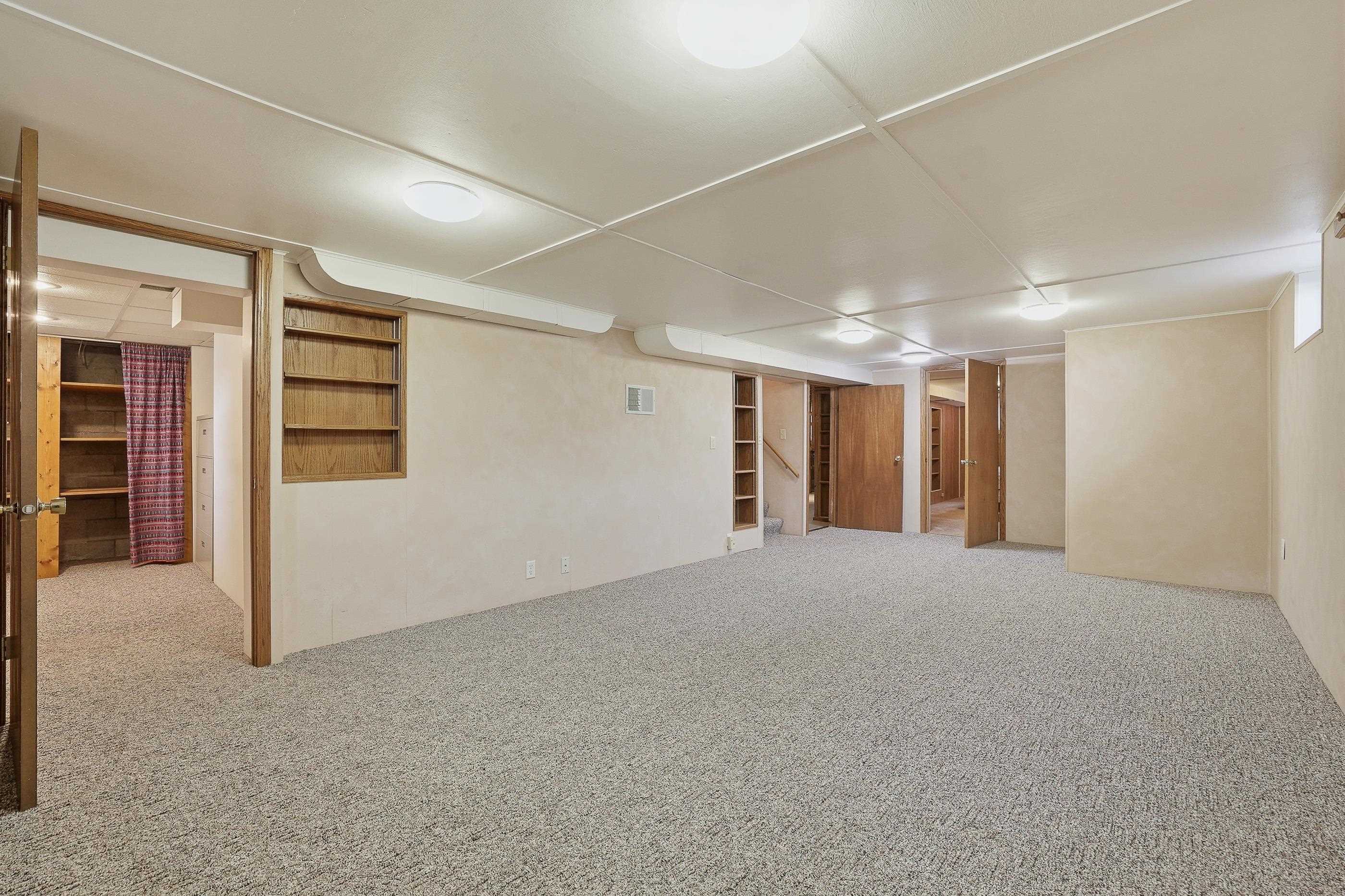 215 E WILLOW STREET, Stevens Point, Wisconsin 54481, 3 Bedrooms Bedrooms, ,2 BathroomsBathrooms,Residential,For Sale,215 E WILLOW STREET,22601569