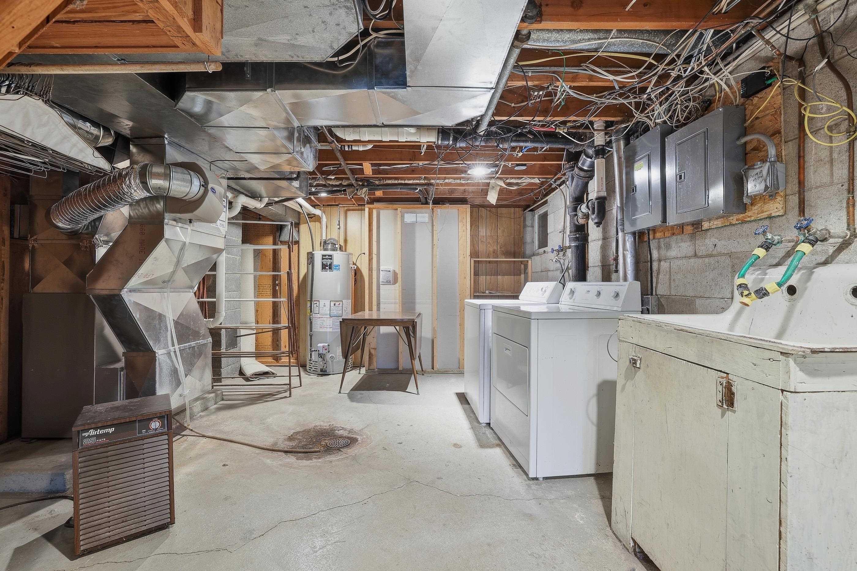 215 E WILLOW STREET, Stevens Point, Wisconsin 54481, 3 Bedrooms Bedrooms, ,2 BathroomsBathrooms,Residential,For Sale,215 E WILLOW STREET,22601569