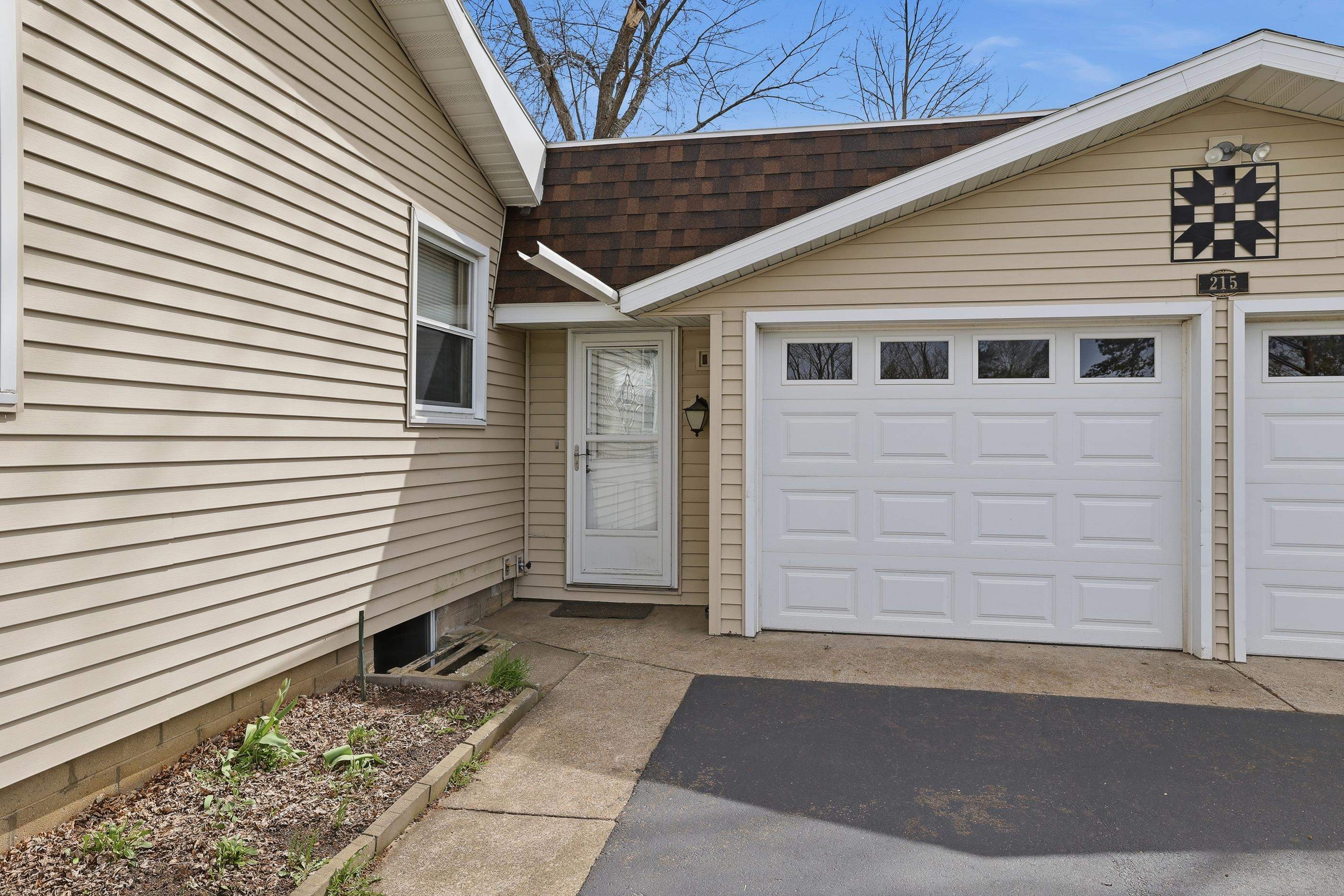 215 E WILLOW STREET, Stevens Point, Wisconsin 54481, 3 Bedrooms Bedrooms, ,2 BathroomsBathrooms,Residential,For Sale,215 E WILLOW STREET,22601569