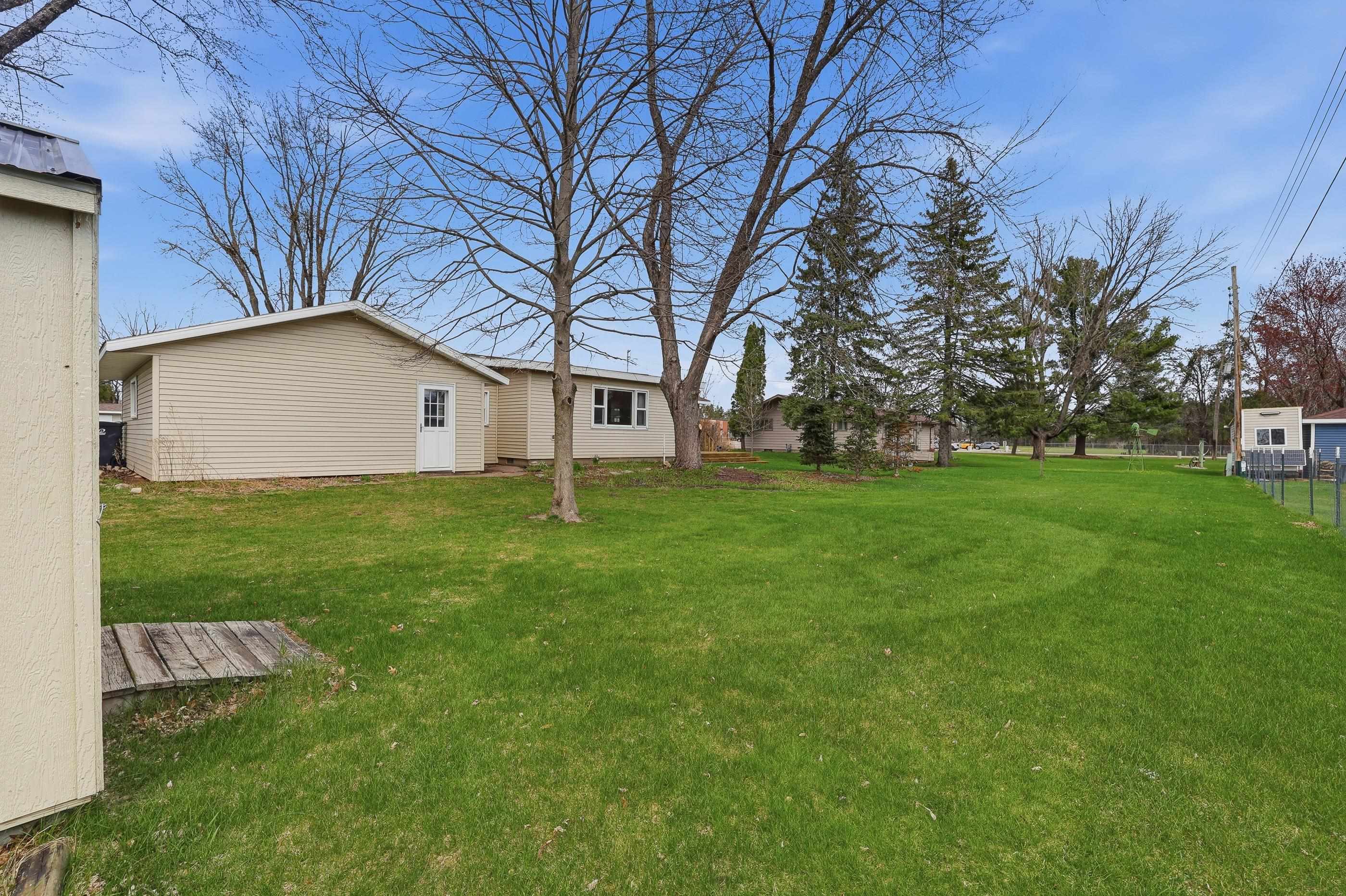 215 E WILLOW STREET, Stevens Point, Wisconsin 54481, 3 Bedrooms Bedrooms, ,2 BathroomsBathrooms,Residential,For Sale,215 E WILLOW STREET,22601569