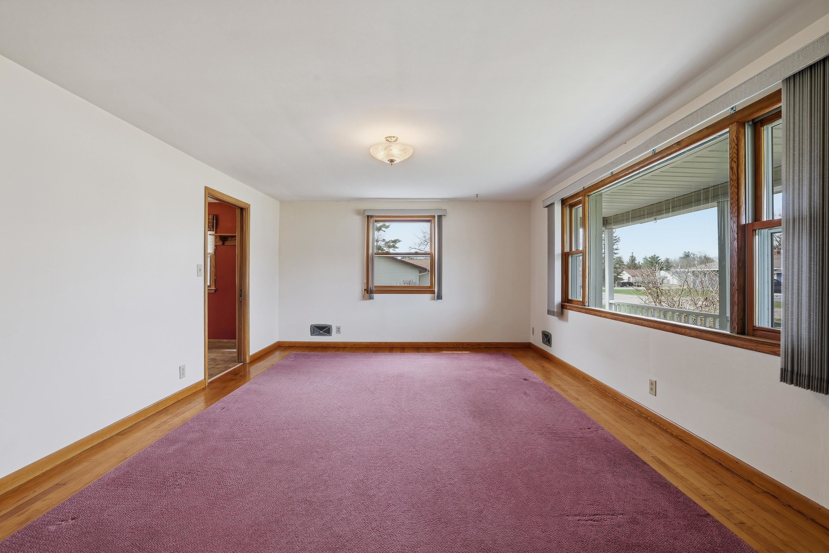 215 E WILLOW STREET, Stevens Point, Wisconsin 54481, 3 Bedrooms Bedrooms, ,2 BathroomsBathrooms,Residential,For Sale,215 E WILLOW STREET,22601569