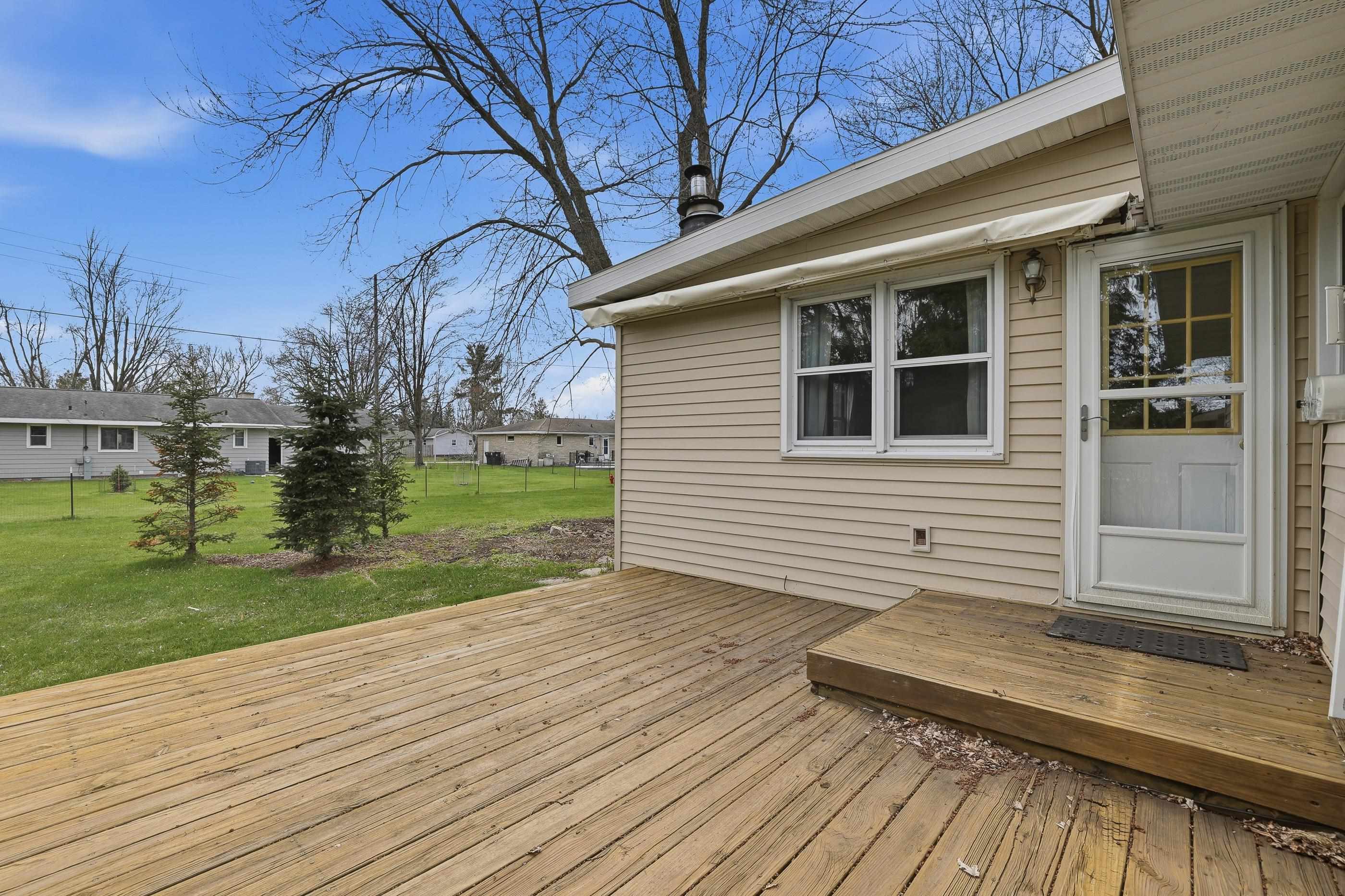 215 E WILLOW STREET, Stevens Point, Wisconsin 54481, 3 Bedrooms Bedrooms, ,2 BathroomsBathrooms,Residential,For Sale,215 E WILLOW STREET,22601569