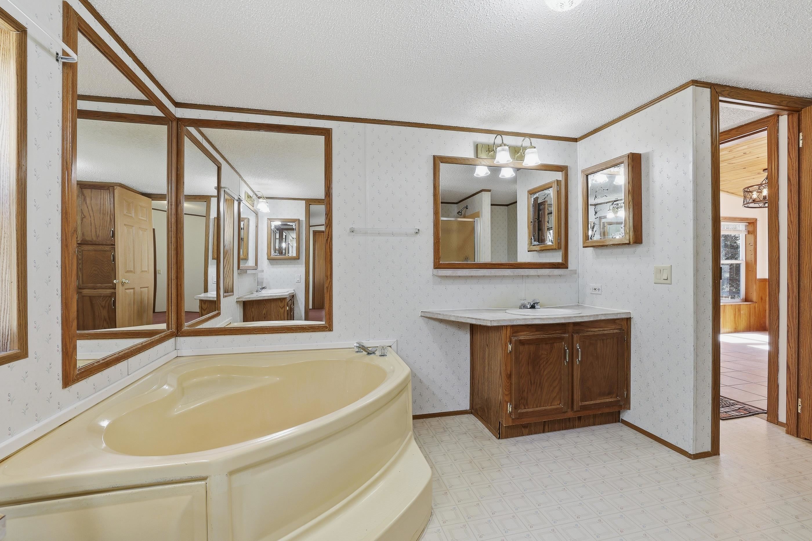 10172 OTTO ROAD, Amherst, Wisconsin 54406, 3 Bedrooms Bedrooms, ,2 BathroomsBathrooms,Residential,For Sale,10172 OTTO ROAD,22601570