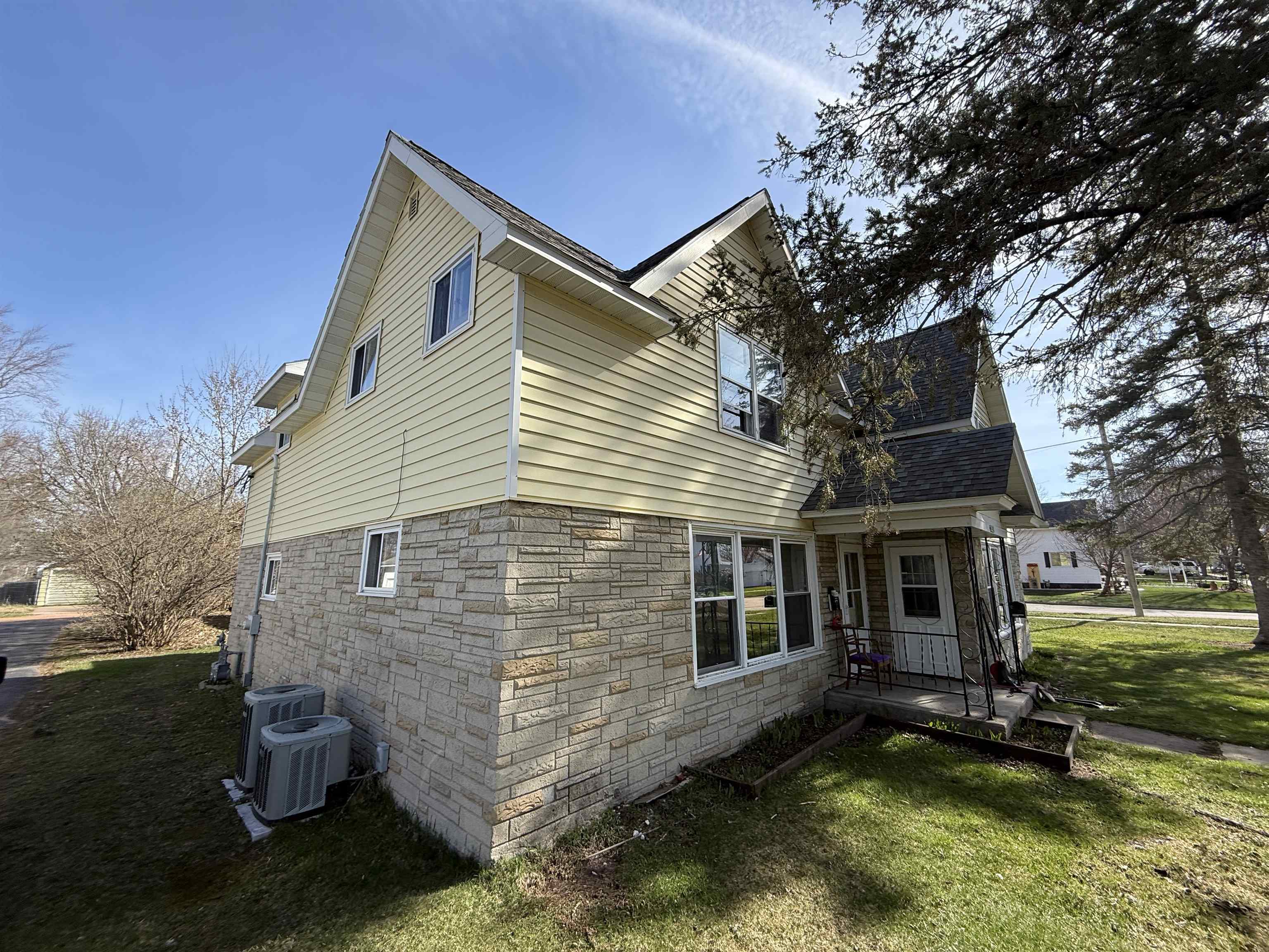 1412 E 6TH STREET, Merrill, Wisconsin 54452, 3 Bedrooms Bedrooms, 6 Rooms Rooms,2 BathroomsBathrooms,Multi-family,For Sale,1412 E 6TH STREET,22601577