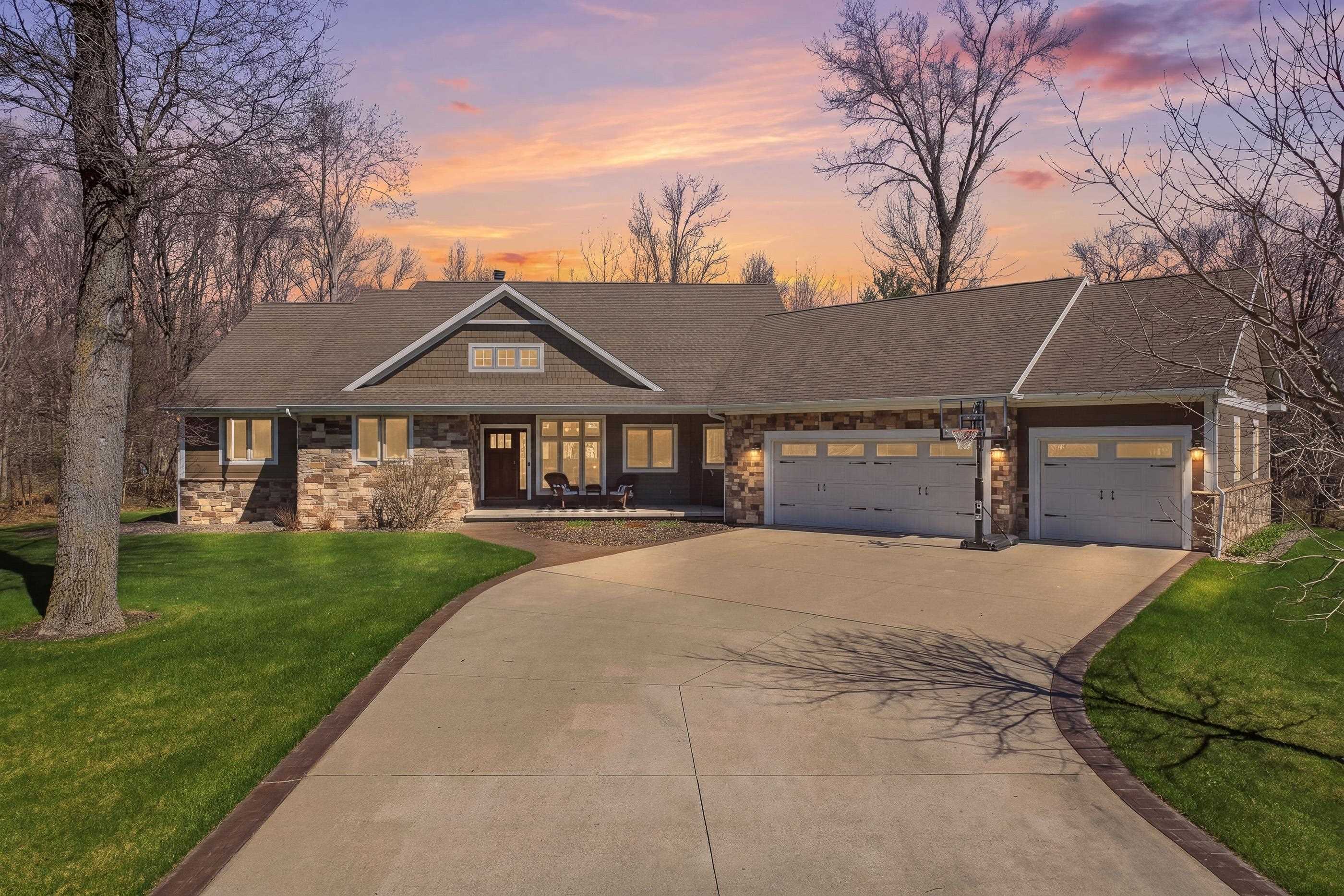 4808 BEAVER DAM ROAD, Stevens Point, Wisconsin 54482, 4 Bedrooms Bedrooms, ,3 BathroomsBathrooms,Residential,For Sale,4808 BEAVER DAM ROAD,22601580