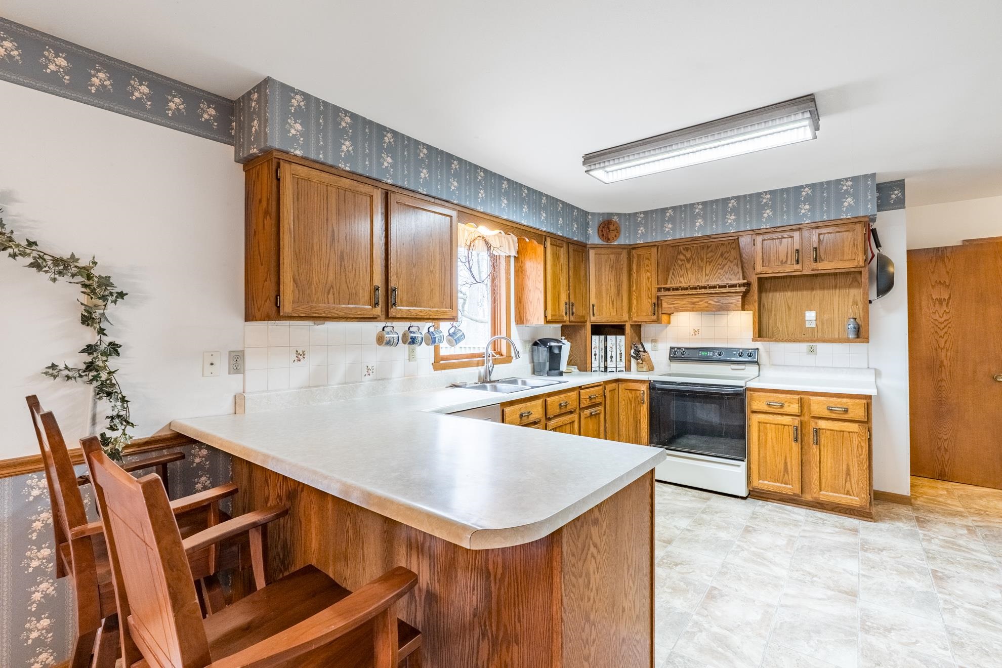 3946 HILLSIDE LANE, Wausau, Wisconsin 54403, 3 Bedrooms Bedrooms, ,2 BathroomsBathrooms,Residential,For Sale,3946 HILLSIDE LANE,22601581