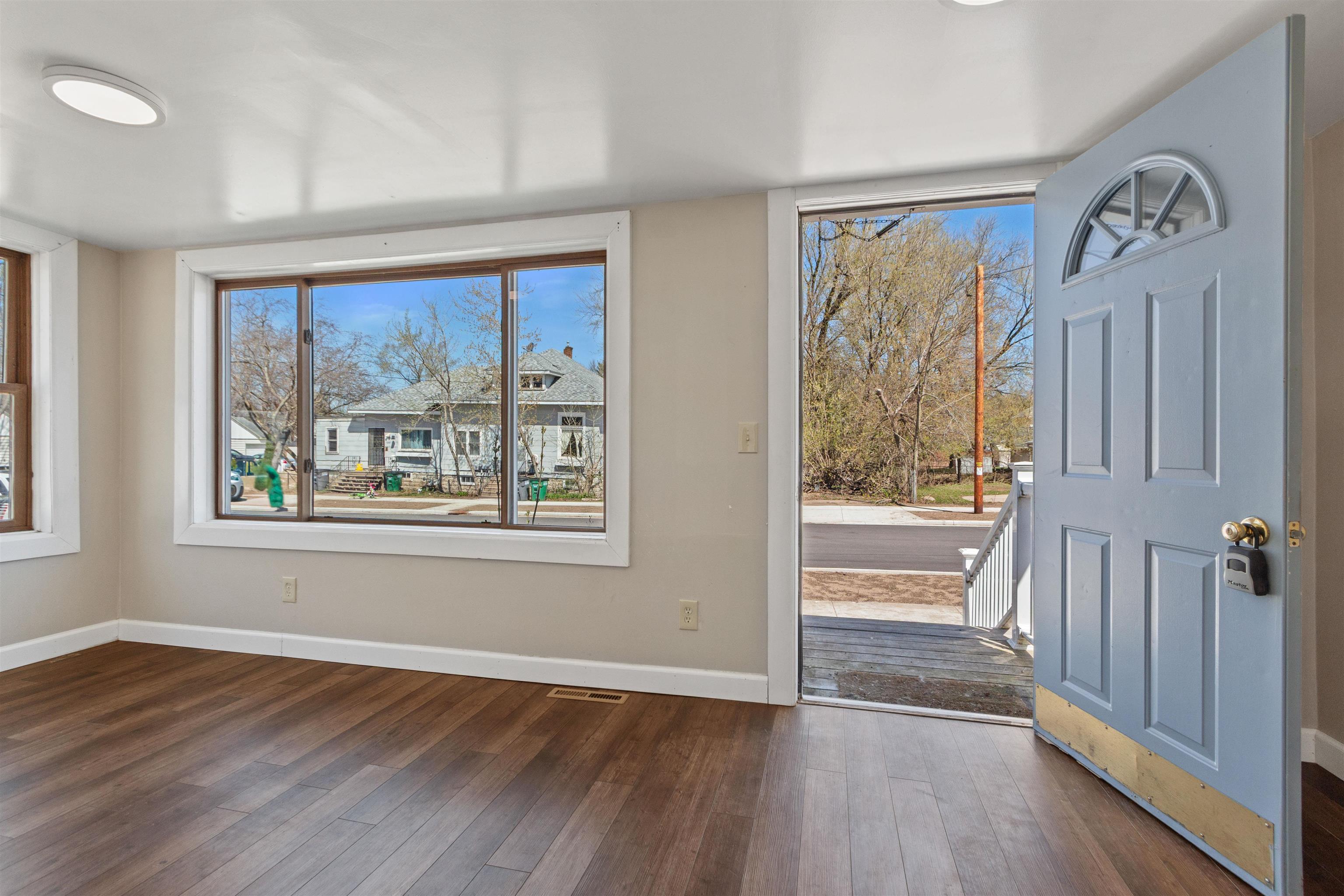 1021 MCKINLEY STREET, Wisconsin Rapids, Wisconsin 54495, 2 Bedrooms Bedrooms, ,1 BathroomBathrooms,Residential,For Sale,1021 MCKINLEY STREET,22601587