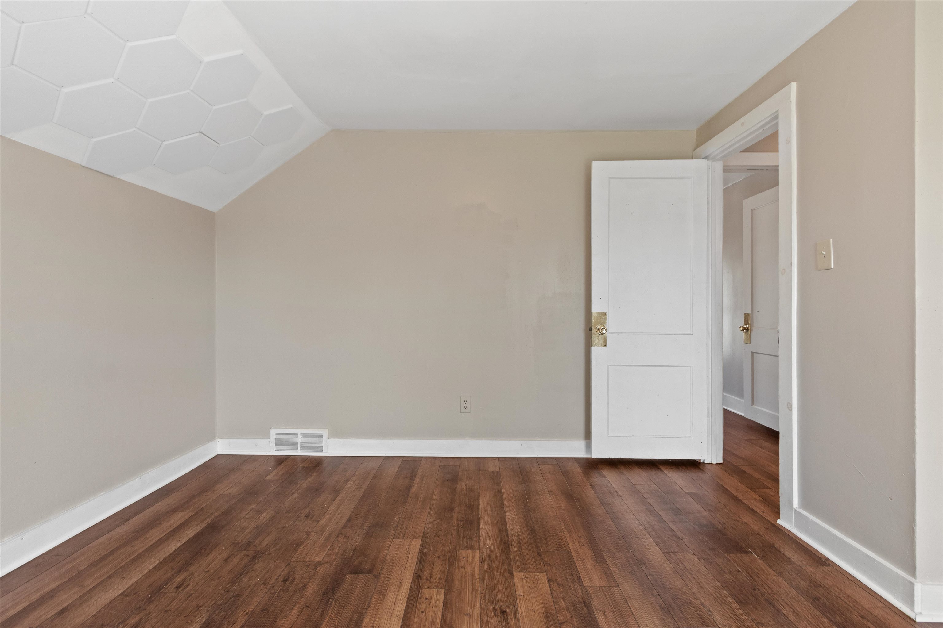 1021 MCKINLEY STREET, Wisconsin Rapids, Wisconsin 54495, 2 Bedrooms Bedrooms, ,1 BathroomBathrooms,Residential,For Sale,1021 MCKINLEY STREET,22601587