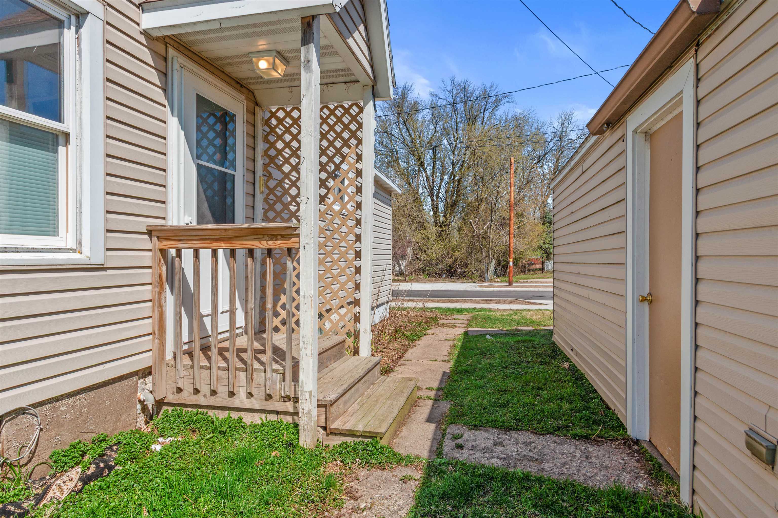 1021 MCKINLEY STREET, Wisconsin Rapids, Wisconsin 54495, 2 Bedrooms Bedrooms, ,1 BathroomBathrooms,Residential,For Sale,1021 MCKINLEY STREET,22601587