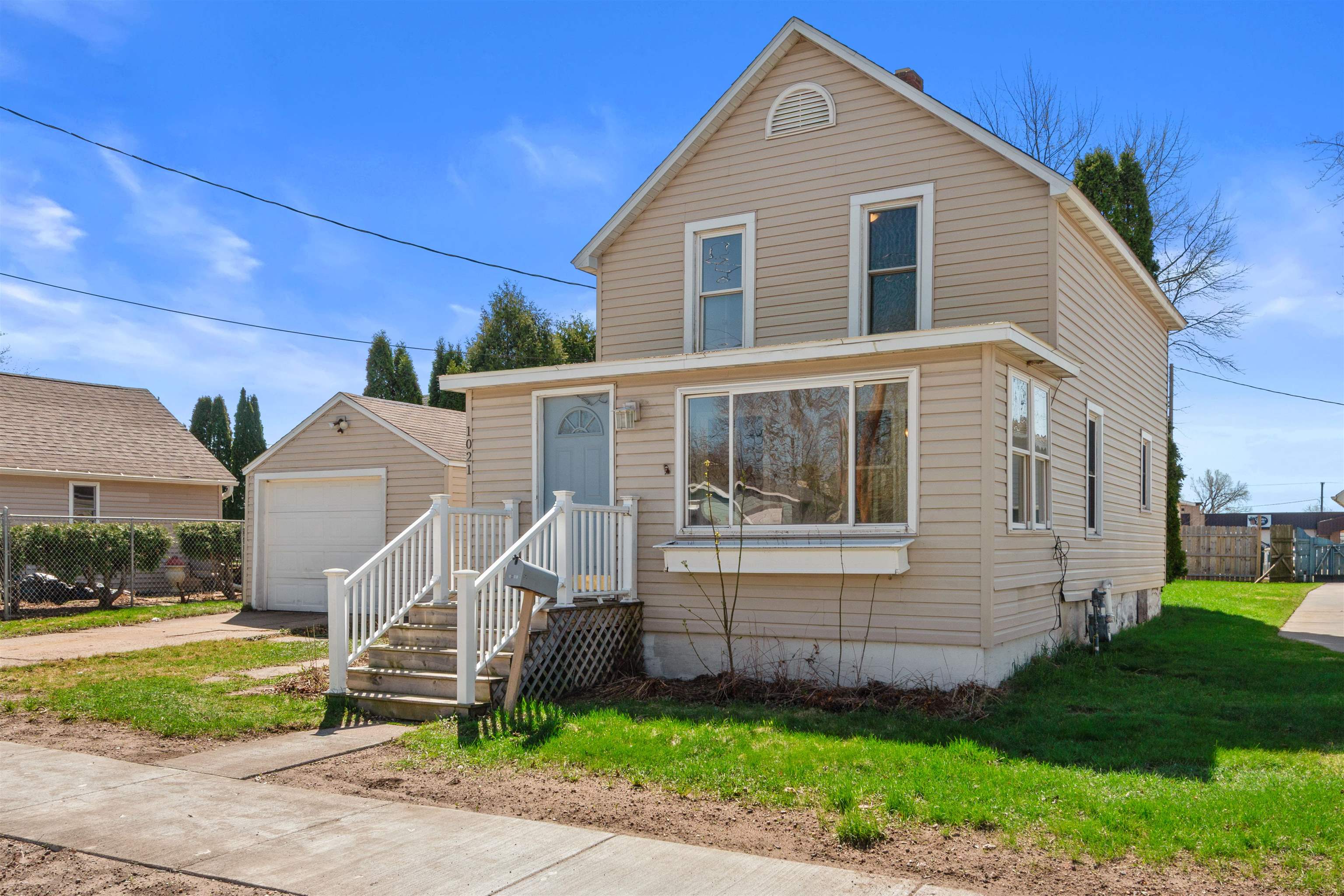 1021 MCKINLEY STREET, Wisconsin Rapids, Wisconsin 54495, 2 Bedrooms Bedrooms, ,1 BathroomBathrooms,Residential,For Sale,1021 MCKINLEY STREET,22601587