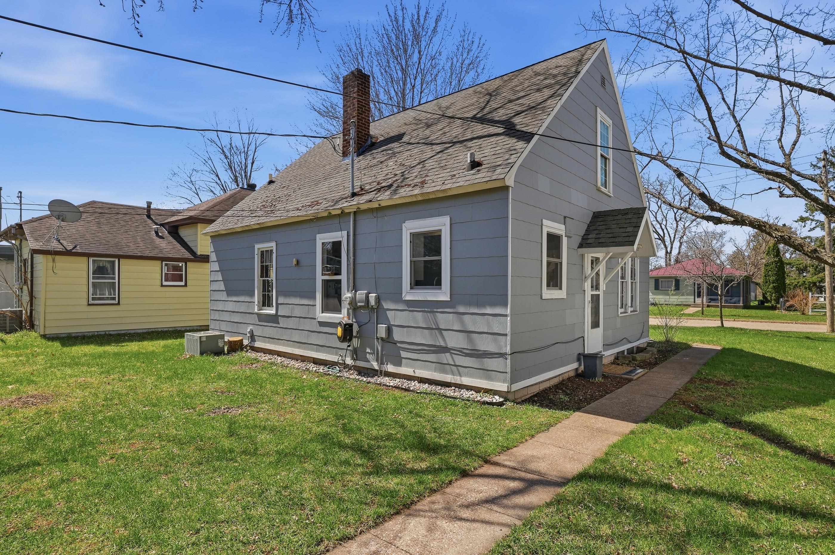 1817 ILLINOIS AVENUE, Stevens Point, Wisconsin 54481, 3 Bedrooms Bedrooms, ,2 BathroomsBathrooms,Residential,For Sale,1817 ILLINOIS AVENUE,22601593