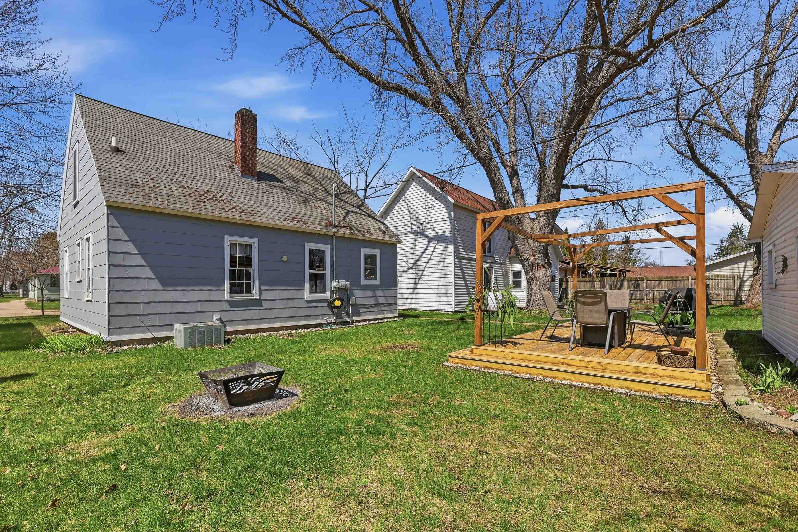 1817 ILLINOIS AVENUE, Stevens Point, Wisconsin 54481, 3 Bedrooms Bedrooms, ,2 BathroomsBathrooms,Residential,For Sale,1817 ILLINOIS AVENUE,22601593