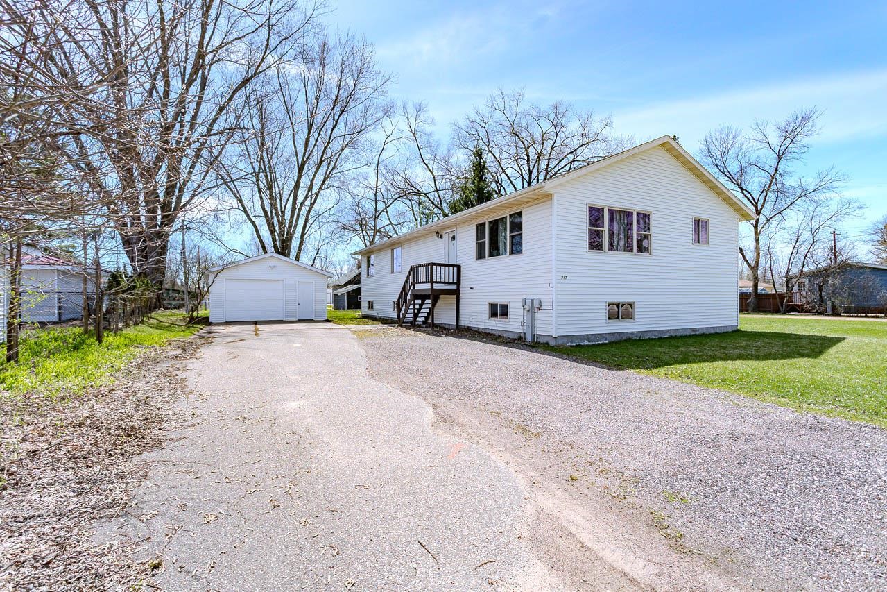 717 WALKER STREET, Stevens Point, Wisconsin 54481, 5 Bedrooms Bedrooms, ,3 BathroomsBathrooms,Residential,For Sale,717 WALKER STREET,22601595