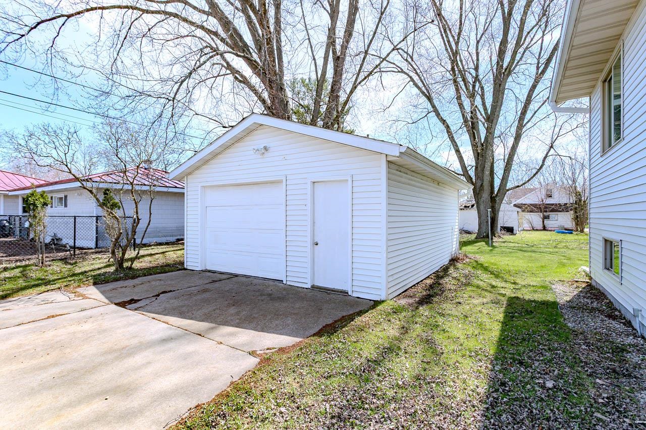 717 WALKER STREET, Stevens Point, Wisconsin 54481, 5 Bedrooms Bedrooms, ,3 BathroomsBathrooms,Residential,For Sale,717 WALKER STREET,22601595