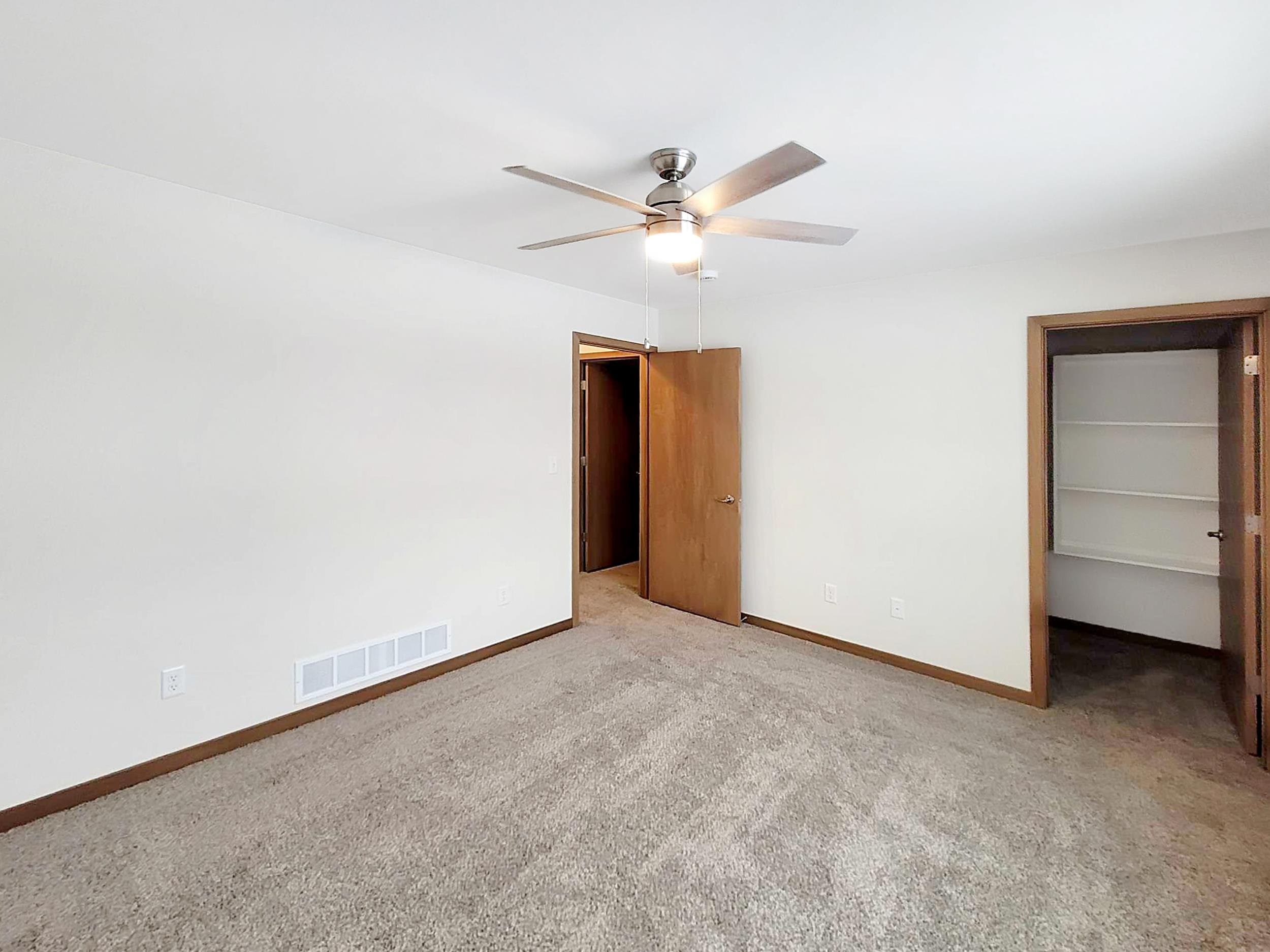 2203 S COTTONWOOD AVENUE, Marshfield, Wisconsin 54449, 3 Bedrooms Bedrooms, ,2 BathroomsBathrooms,Residential,For Sale,2203 S COTTONWOOD AVENUE,22601597