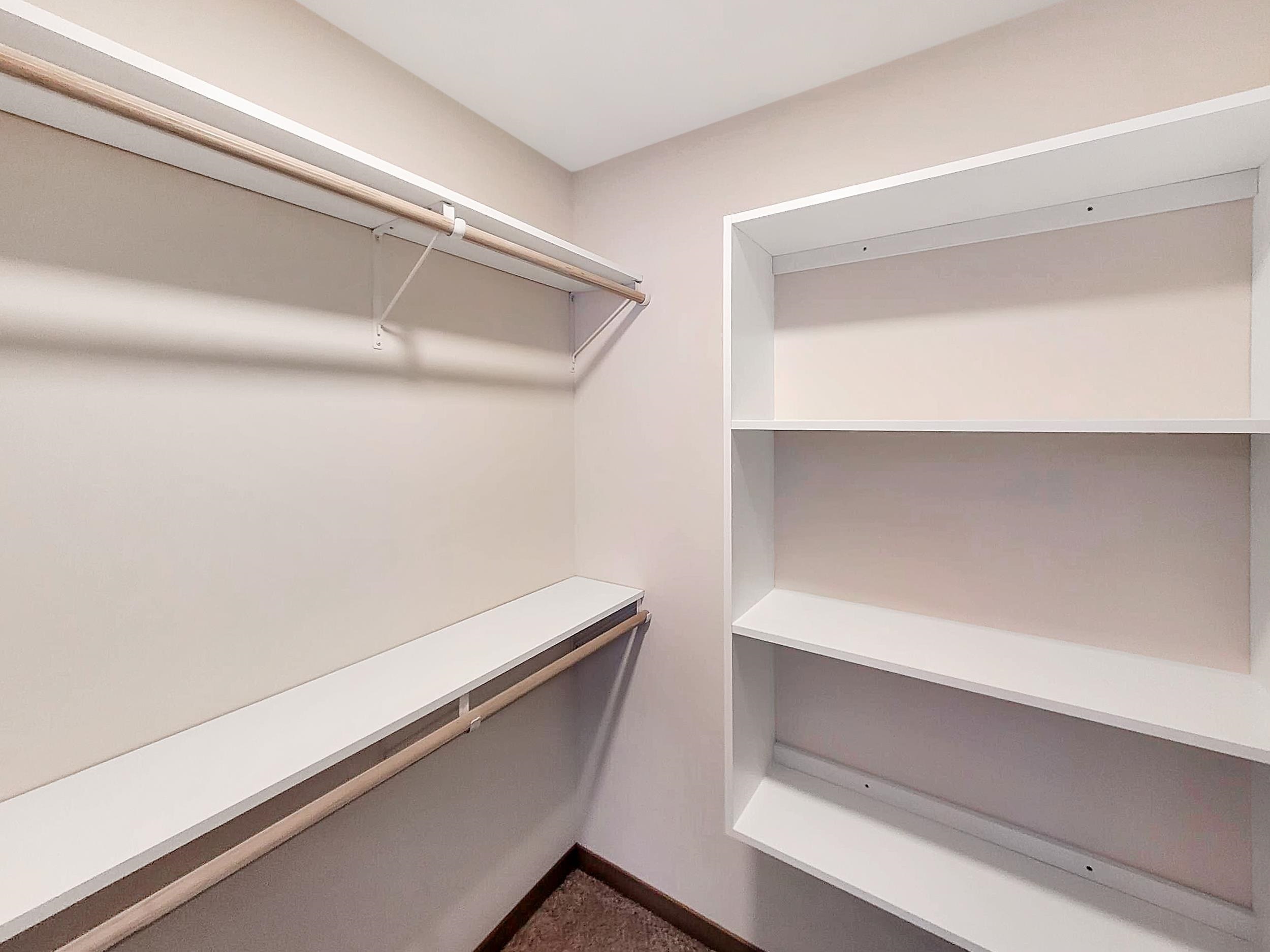 2203 S COTTONWOOD AVENUE, Marshfield, Wisconsin 54449, 3 Bedrooms Bedrooms, ,2 BathroomsBathrooms,Residential,For Sale,2203 S COTTONWOOD AVENUE,22601597