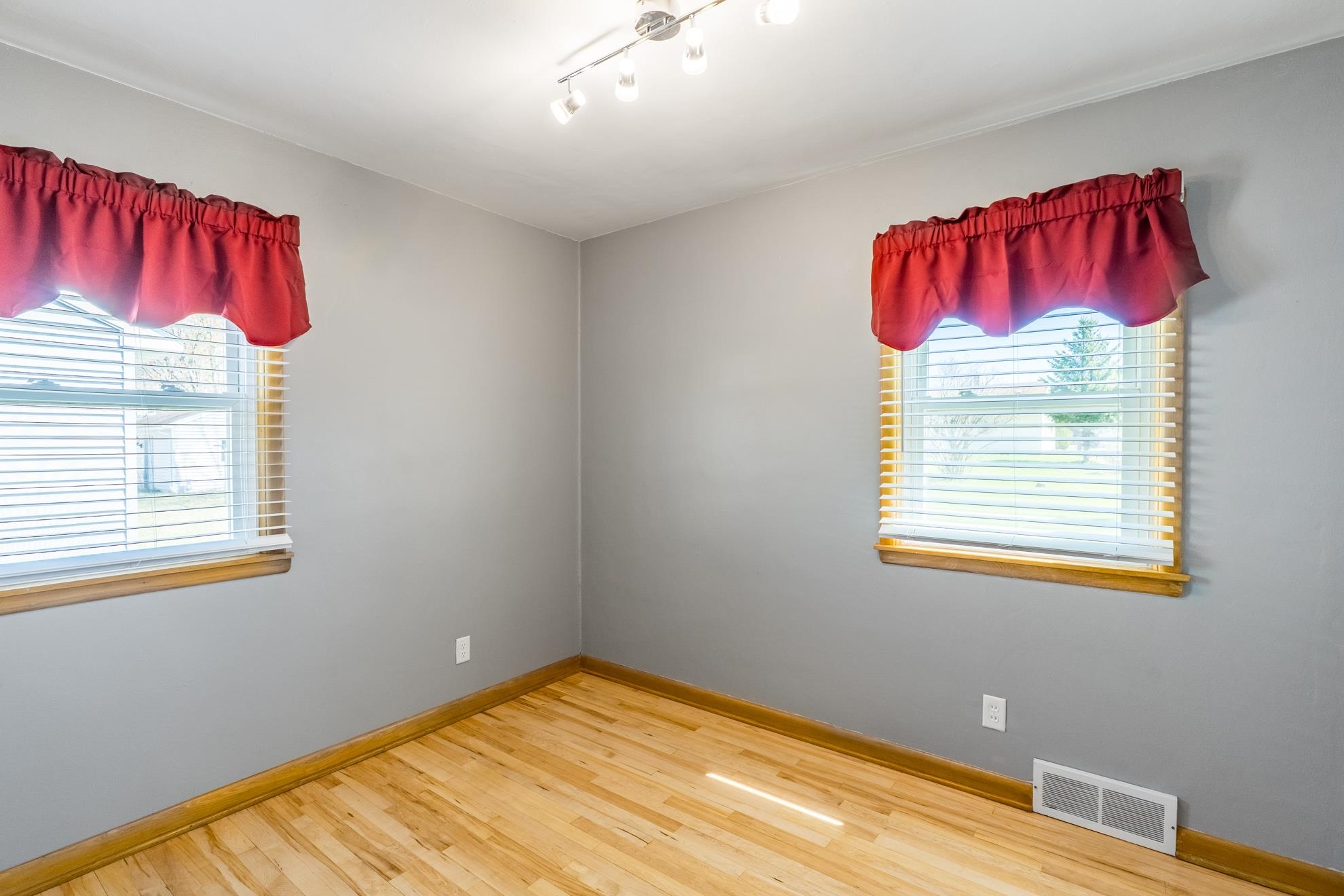 1531 BUREK AVENUE, Wausau, Wisconsin 54401, 3 Bedrooms Bedrooms, ,2 BathroomsBathrooms,Residential,For Sale,1531 BUREK AVENUE,22601602