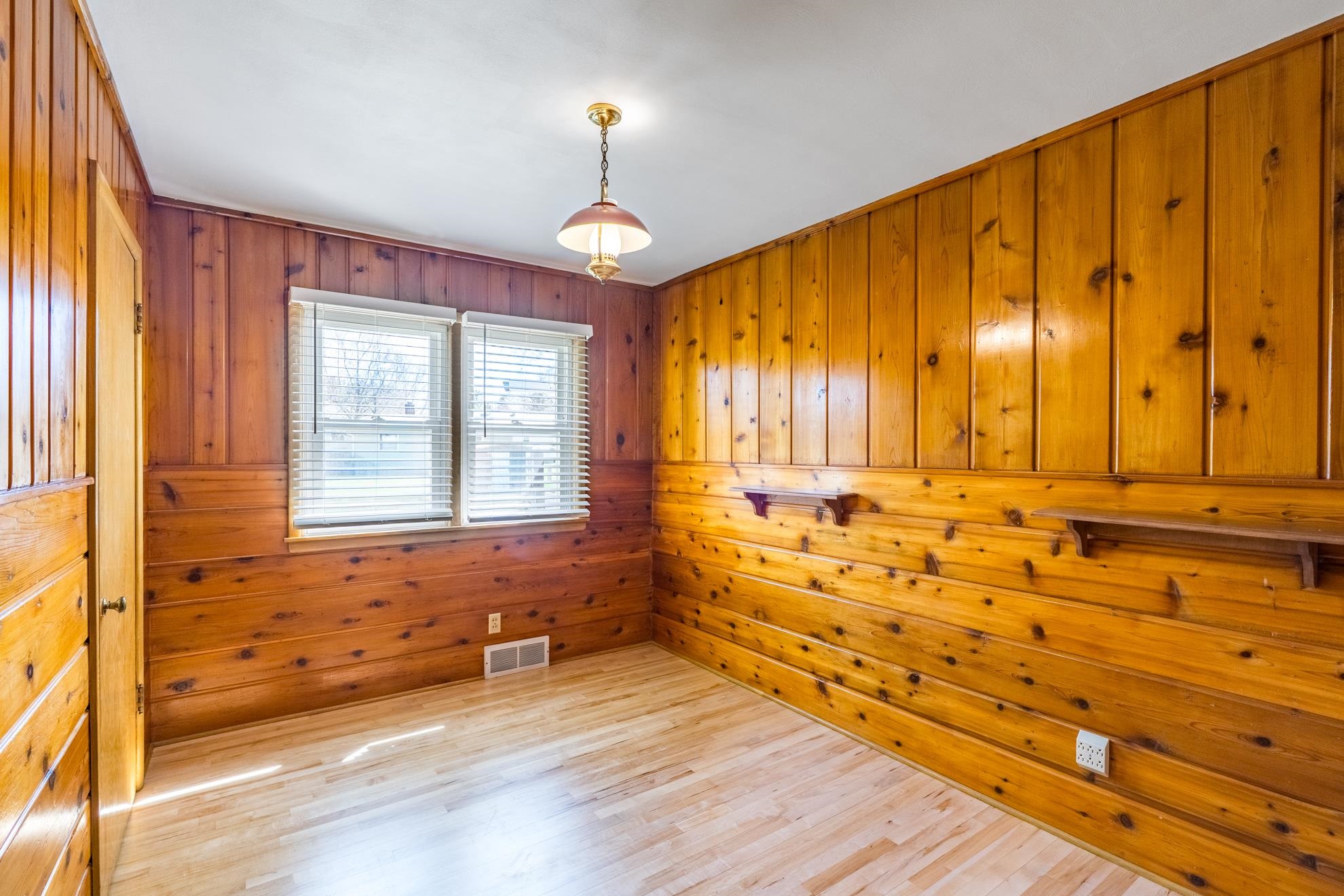 1531 BUREK AVENUE, Wausau, Wisconsin 54401, 3 Bedrooms Bedrooms, ,2 BathroomsBathrooms,Residential,For Sale,1531 BUREK AVENUE,22601602