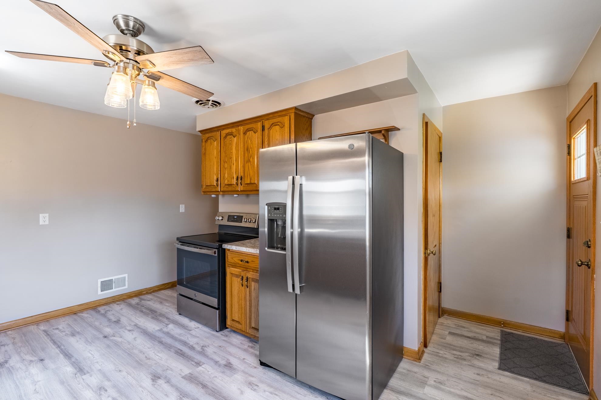 1531 BUREK AVENUE, Wausau, Wisconsin 54401, 3 Bedrooms Bedrooms, ,2 BathroomsBathrooms,Residential,For Sale,1531 BUREK AVENUE,22601602