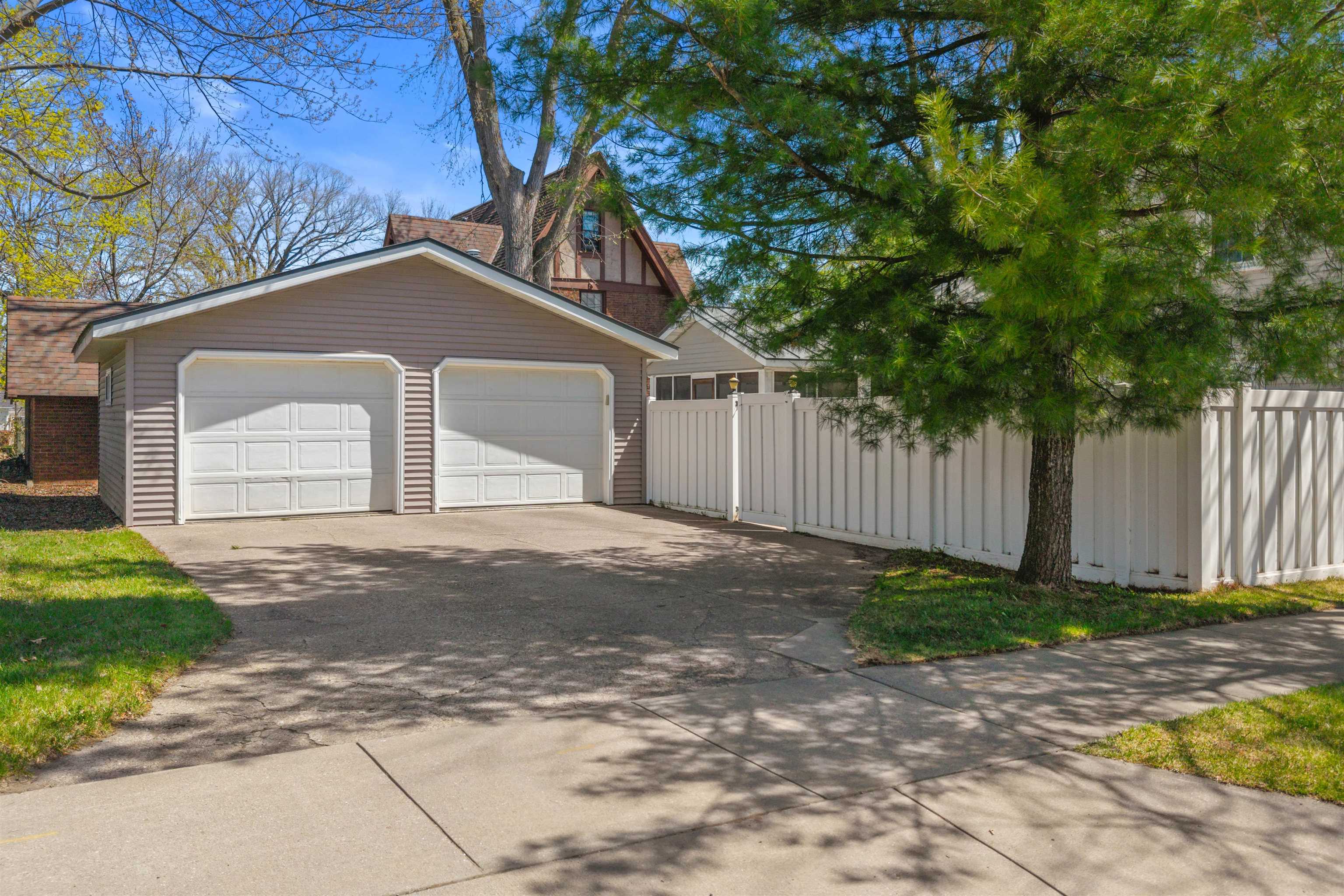 1400 BRAWLEY STREET, Stevens Point, Wisconsin 54481, 3 Bedrooms Bedrooms, ,2 BathroomsBathrooms,Residential,For Sale,1400 BRAWLEY STREET,22601605