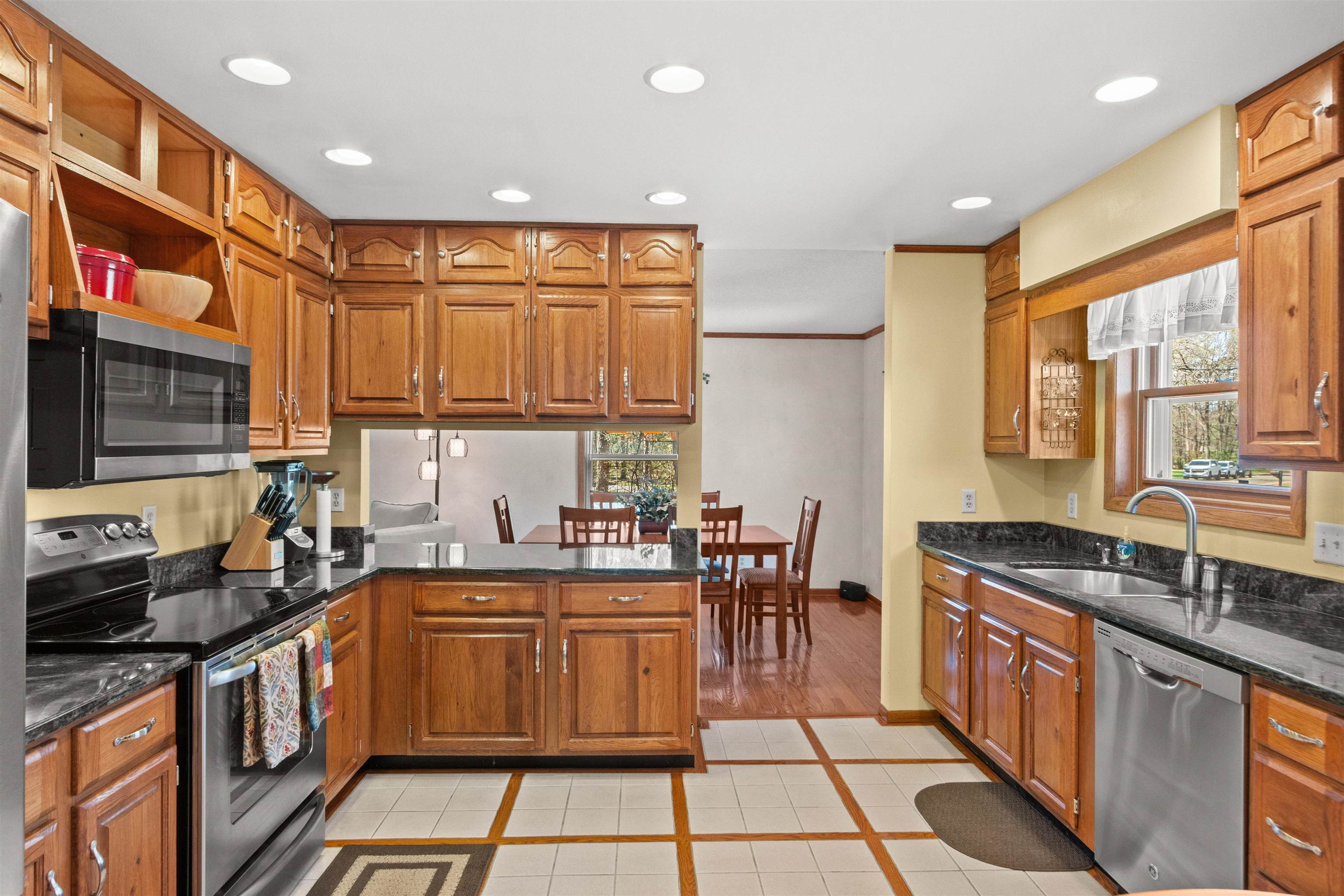 530 CANTERBURY DRIVE, Plover, Wisconsin 54467, 4 Bedrooms Bedrooms, ,3 BathroomsBathrooms,Residential,For Sale,530 CANTERBURY DRIVE,22601609