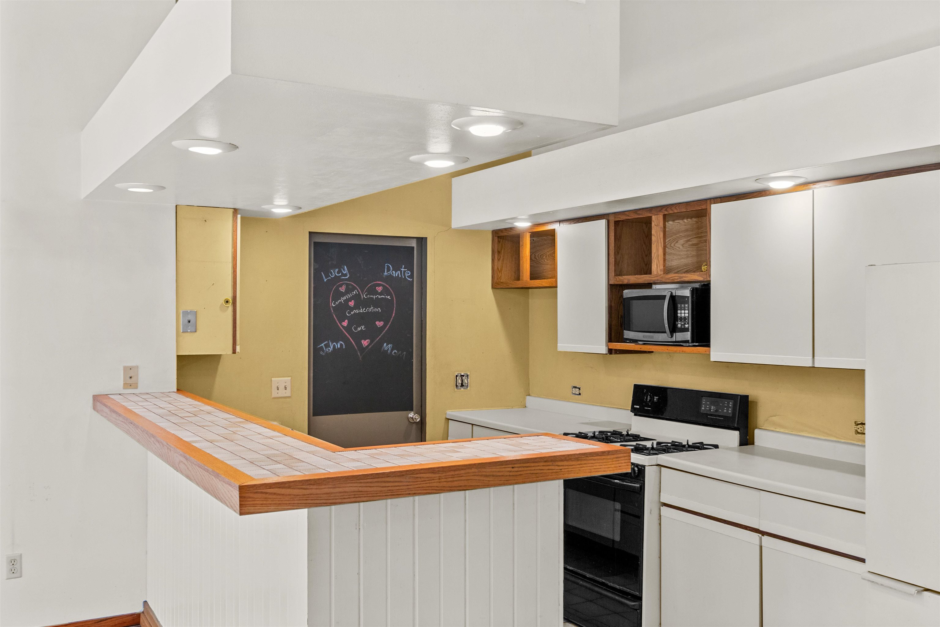 6984 COUNTRY BEAUTIFUL LANE, Stevens Point, Wisconsin 54482, 3 Bedrooms Bedrooms, ,2 BathroomsBathrooms,Residential,For Sale,6984 COUNTRY BEAUTIFUL LANE,22601611